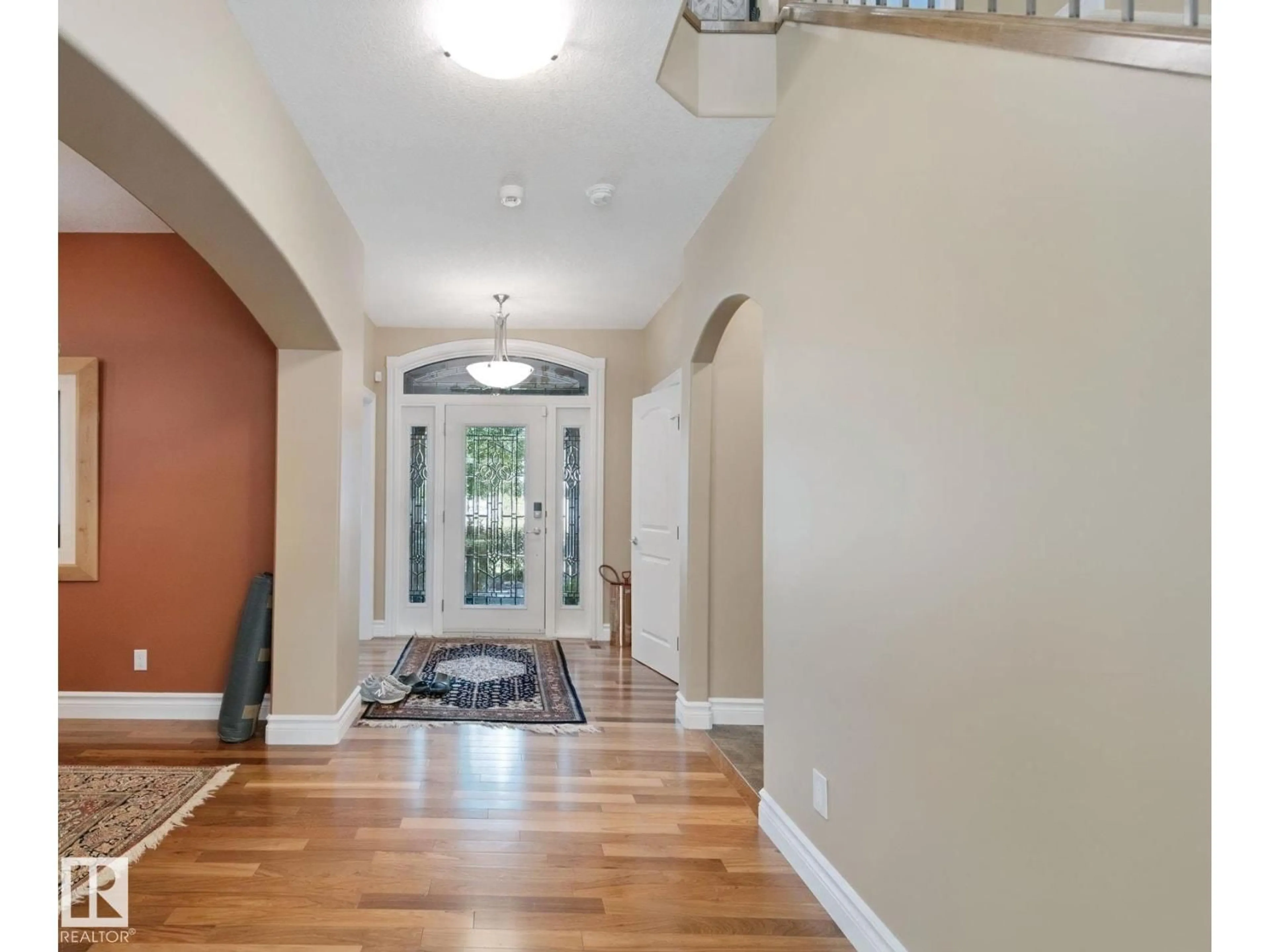 Indoor entryway for 18 EMBASSY PL, St. Albert Alberta T8N7B7