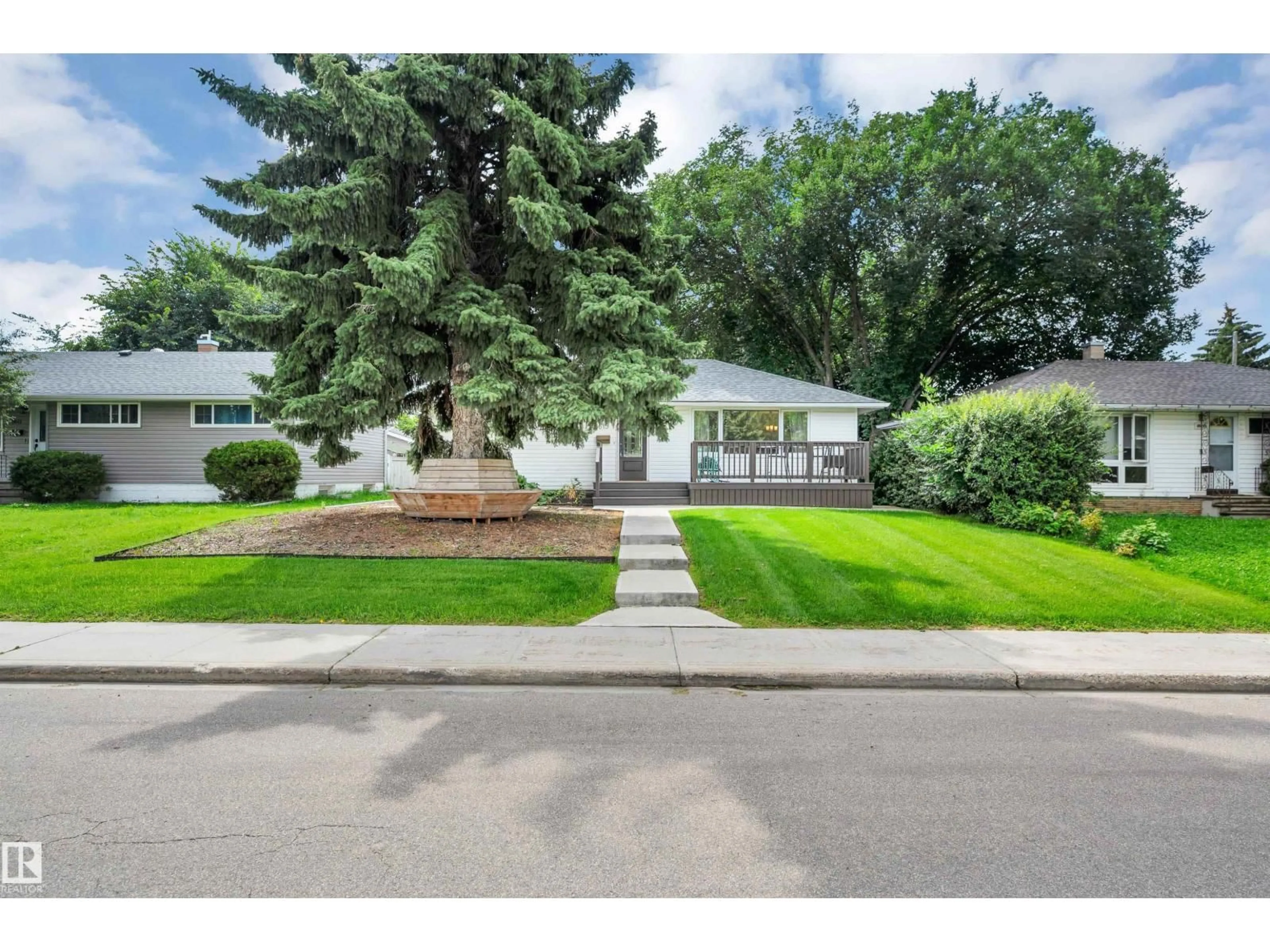 Unknown for 8615 66 AV, Edmonton Alberta T6E0L2