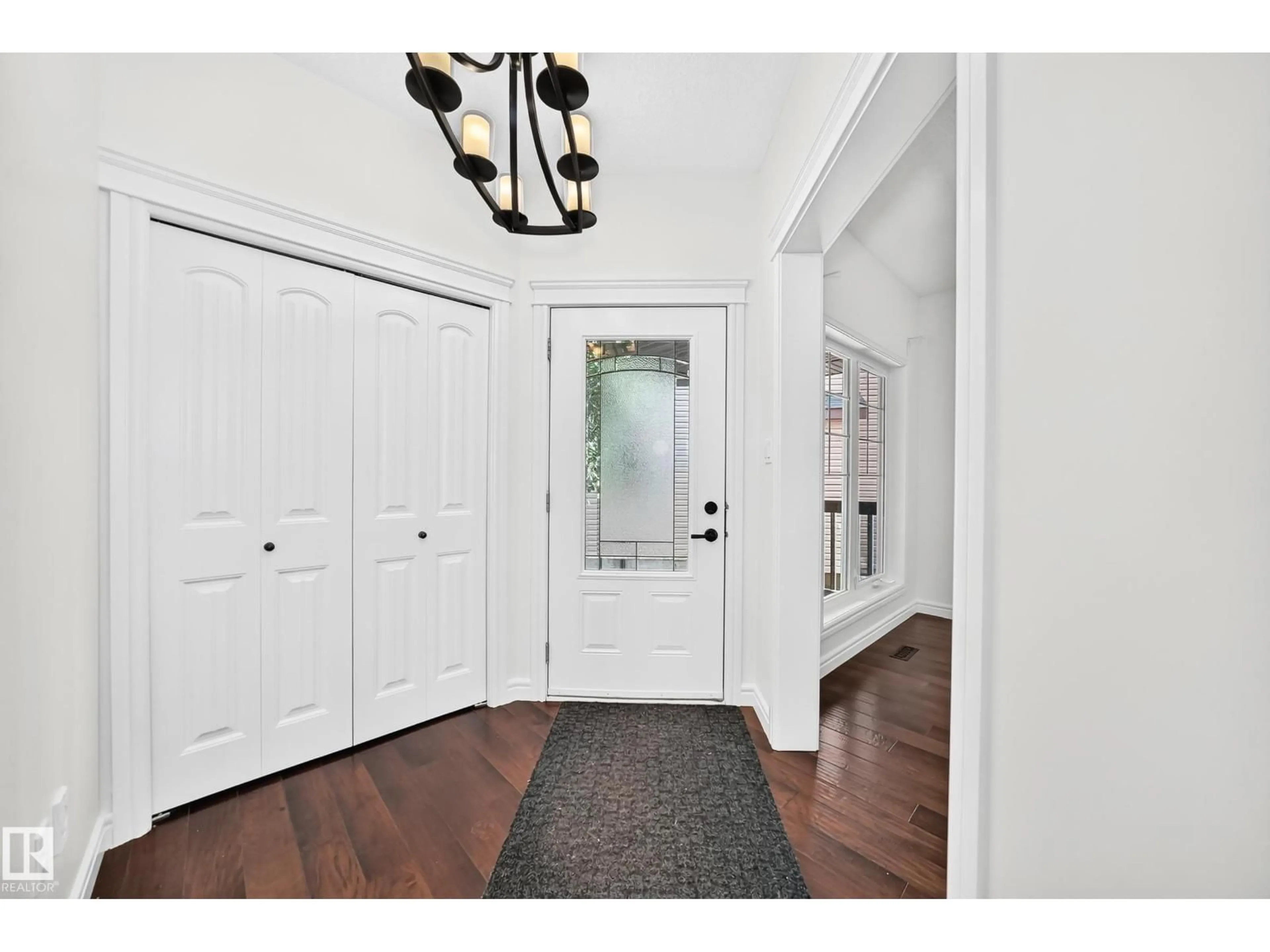 Indoor entryway for 5209 GODSON BAY NW, Edmonton Alberta T5T4P8