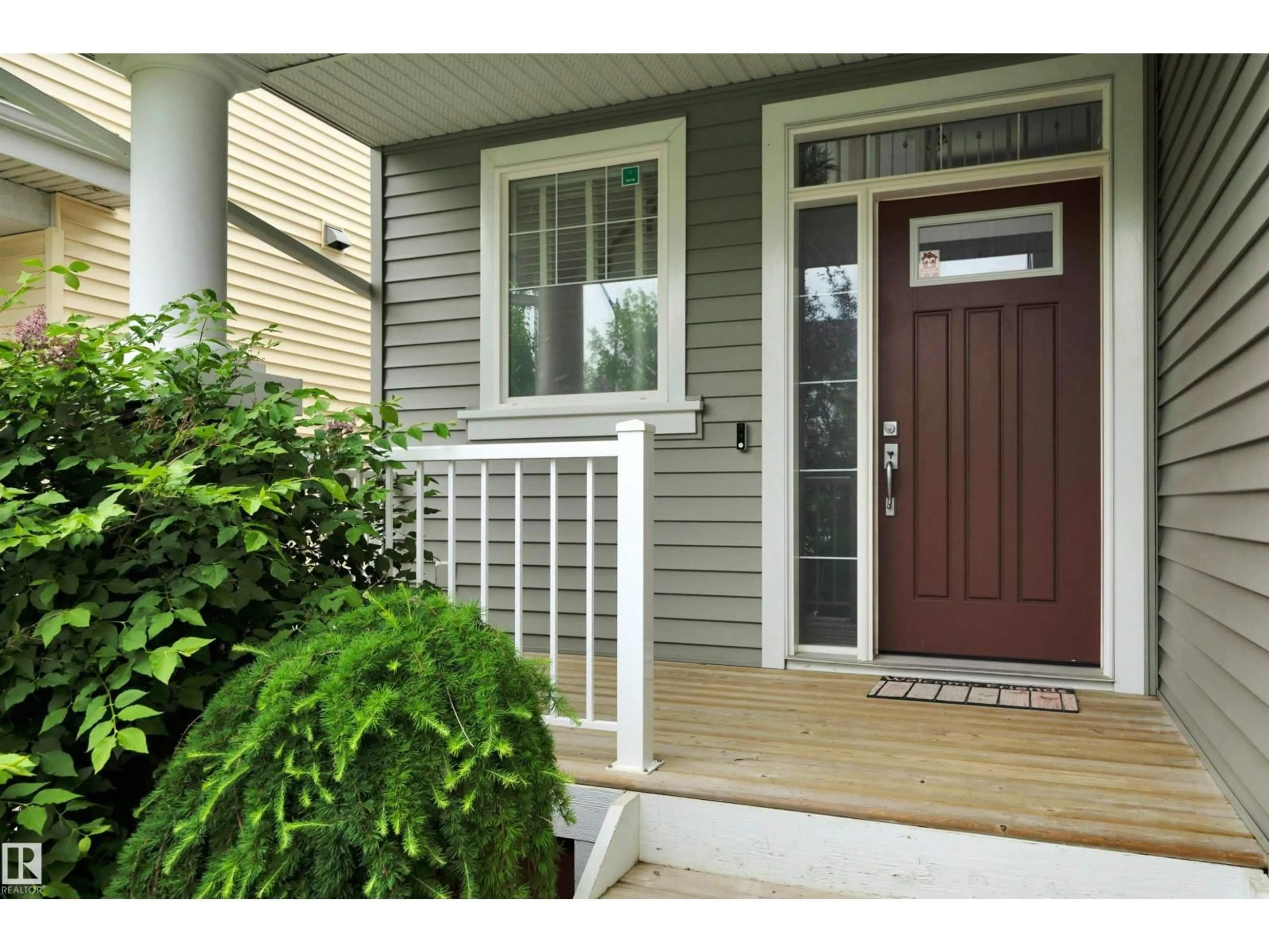 Indoor entryway for 4231 SAVARYN DR, Edmonton Alberta T6X1N8