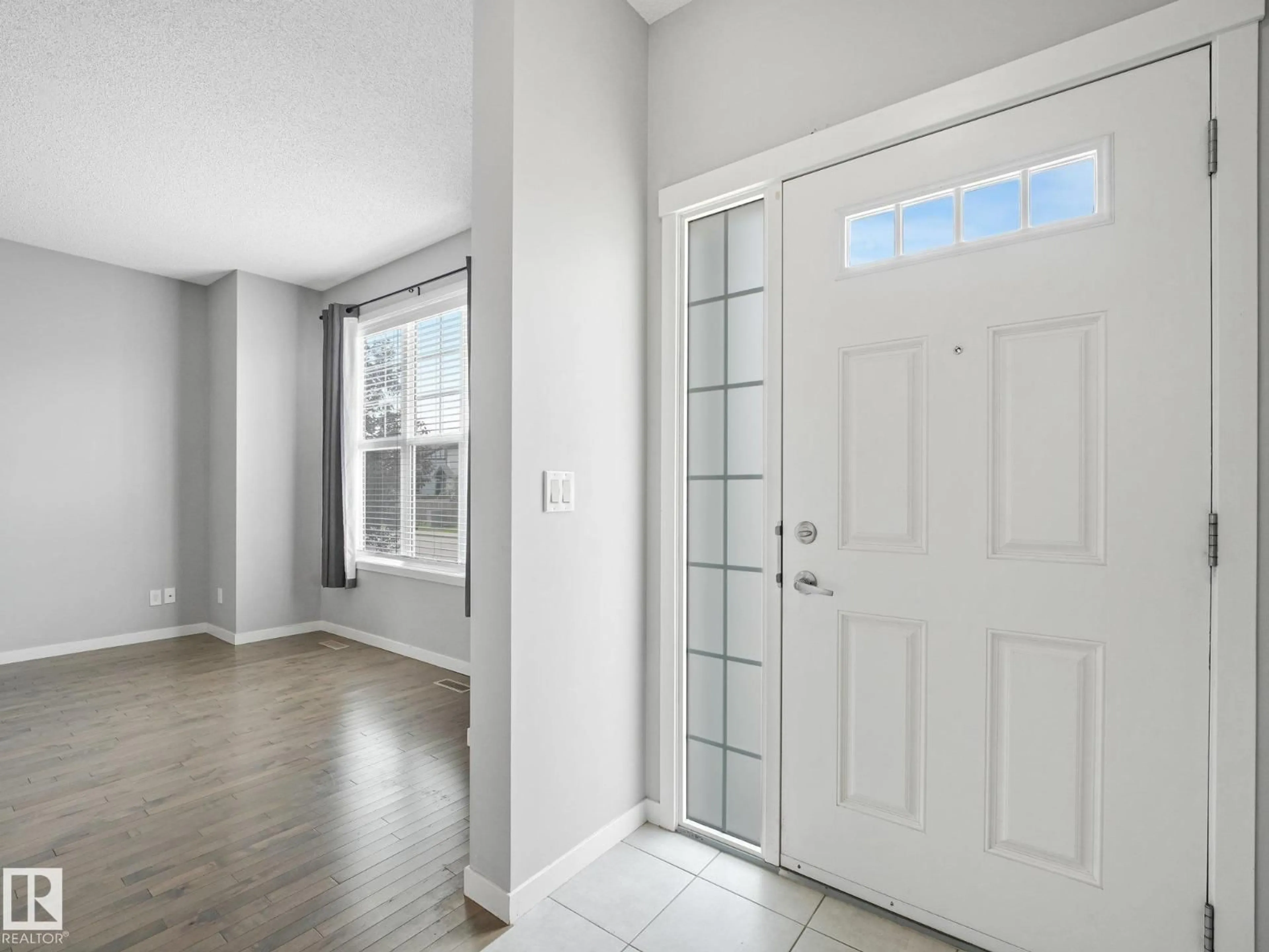 Indoor entryway for NW - 17629 60A ST, Edmonton Alberta T5Y0V1