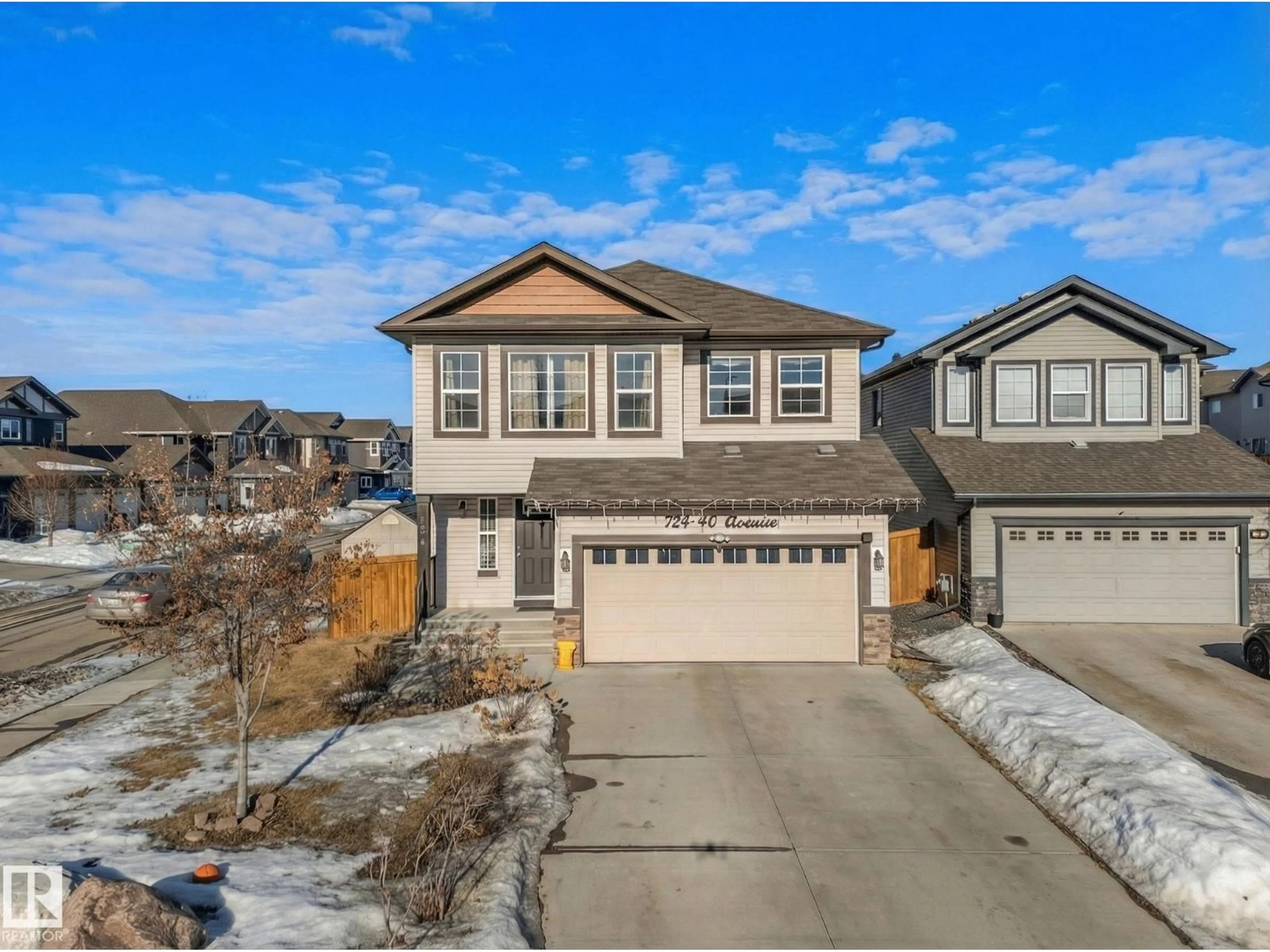 A pic from outside/outdoor area/front of a property/back of a property/a pic from drone, street for 724 40 AV, Edmonton Alberta T6T0T3