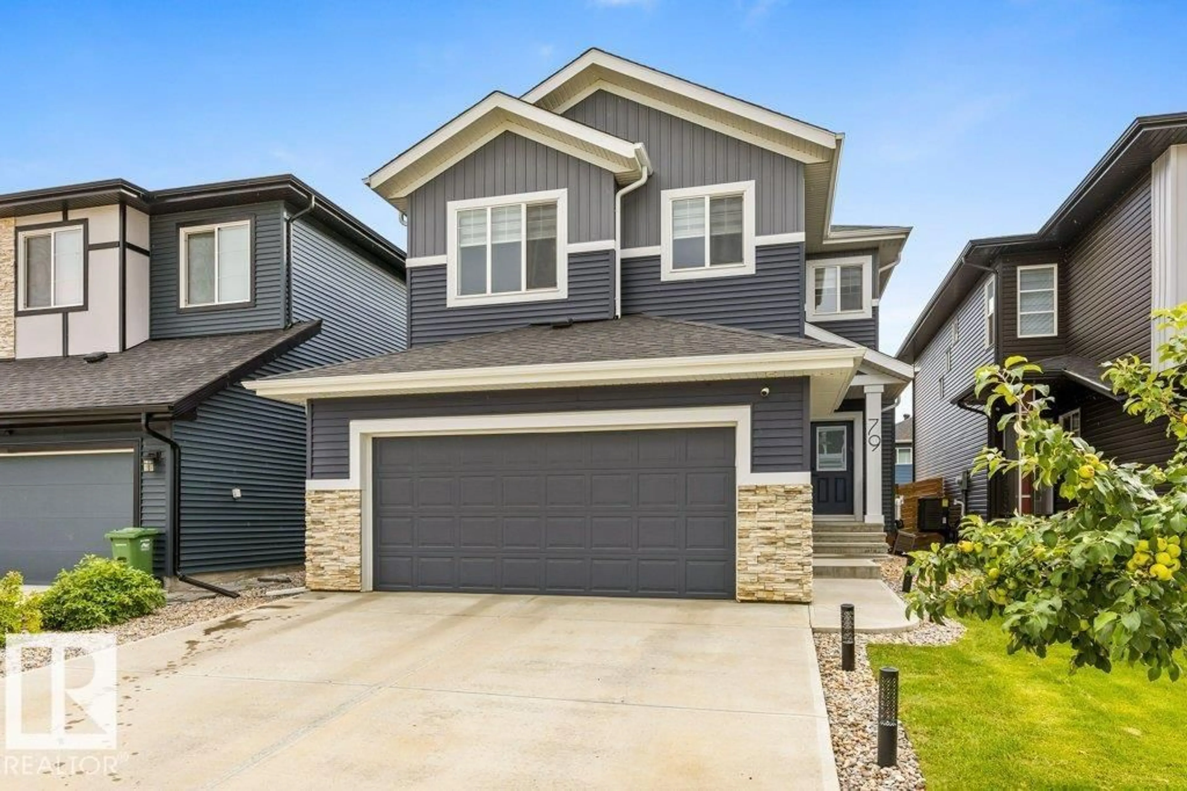 Home with vinyl exterior material, street for 79 ROYAL ST, St. Albert Alberta T8N7X4