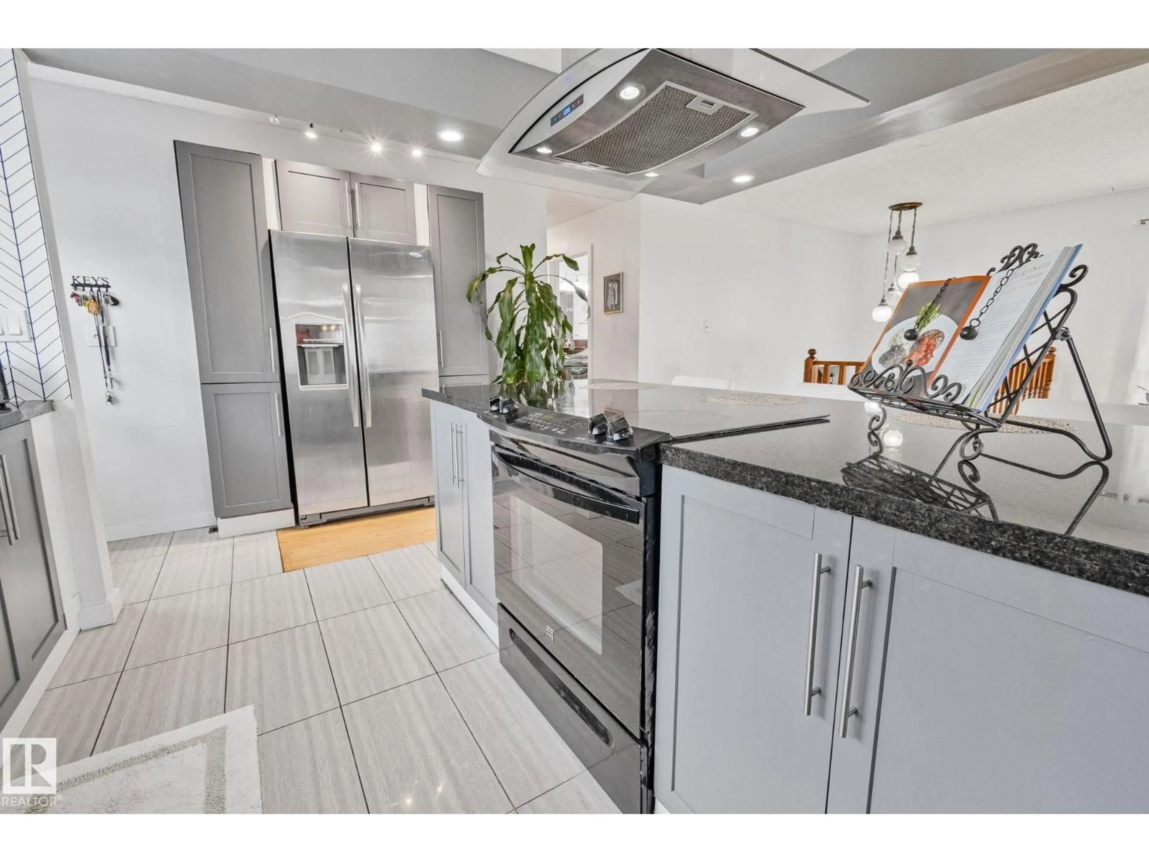 Contemporary kitchen, ceramic/tile floor for 4682 17 AV, Edmonton Alberta T6L2R9