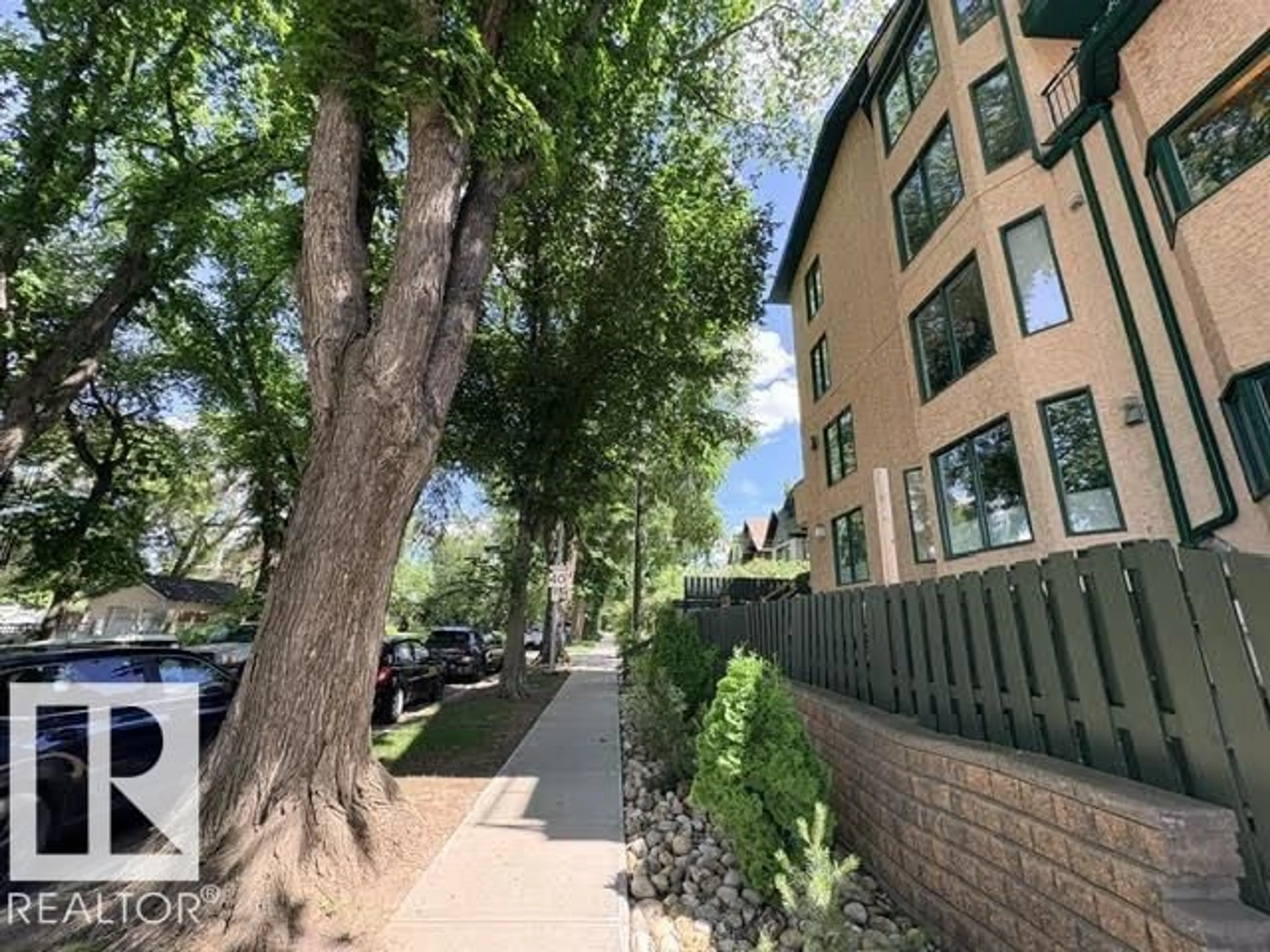 A pic from outside/outdoor area/front of a property/back of a property/a pic from drone, street for 205 - 9131 99 ST, Edmonton Alberta T6E3V9