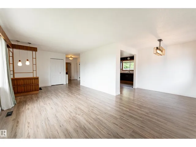 7120 139 AV, Edmonton 4