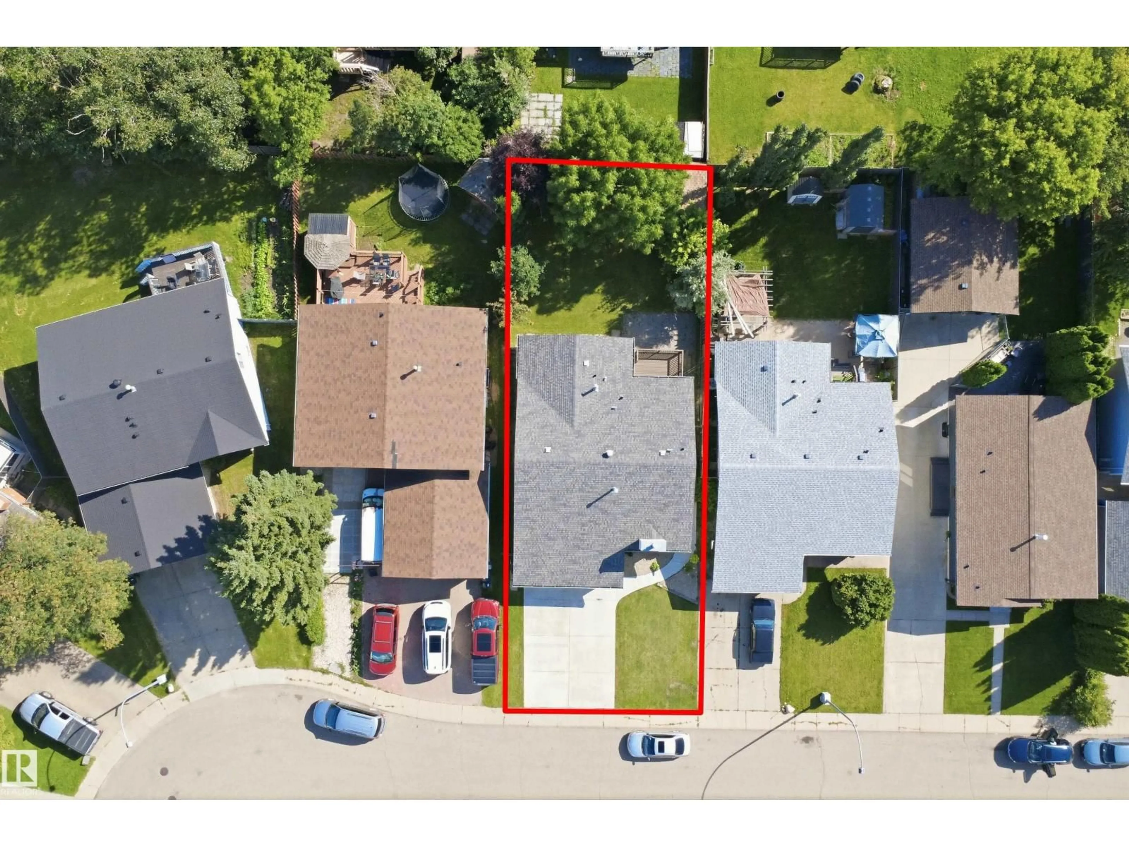 A pic from outside/outdoor area/front of a property/back of a property/a pic from drone, street for 3515 20 AVE NW, Edmonton Alberta T6L3E2