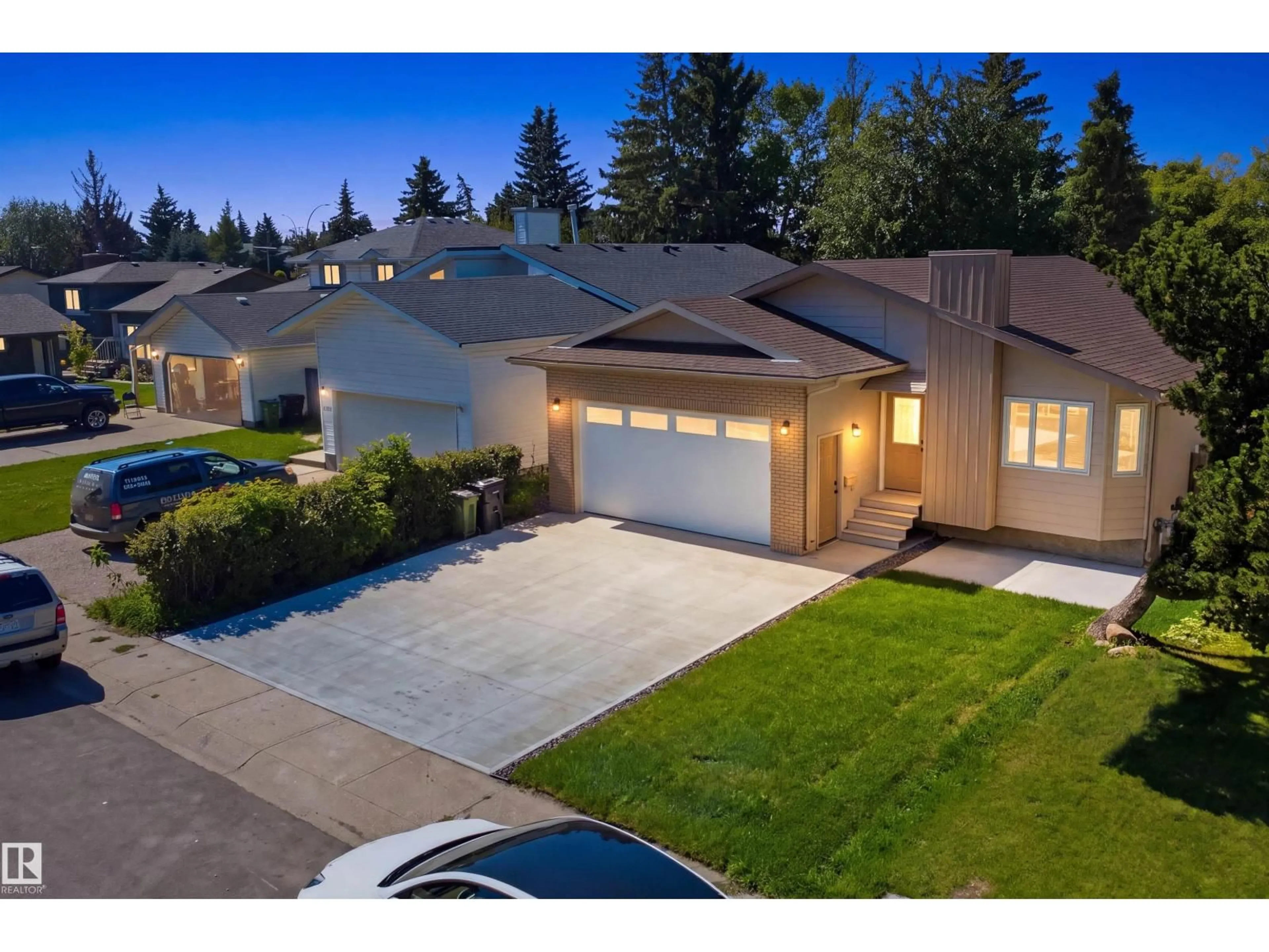 A pic from outside/outdoor area/front of a property/back of a property/a pic from drone, street for NW - 1720 49 A STREET, Edmonton Alberta T6L3K6