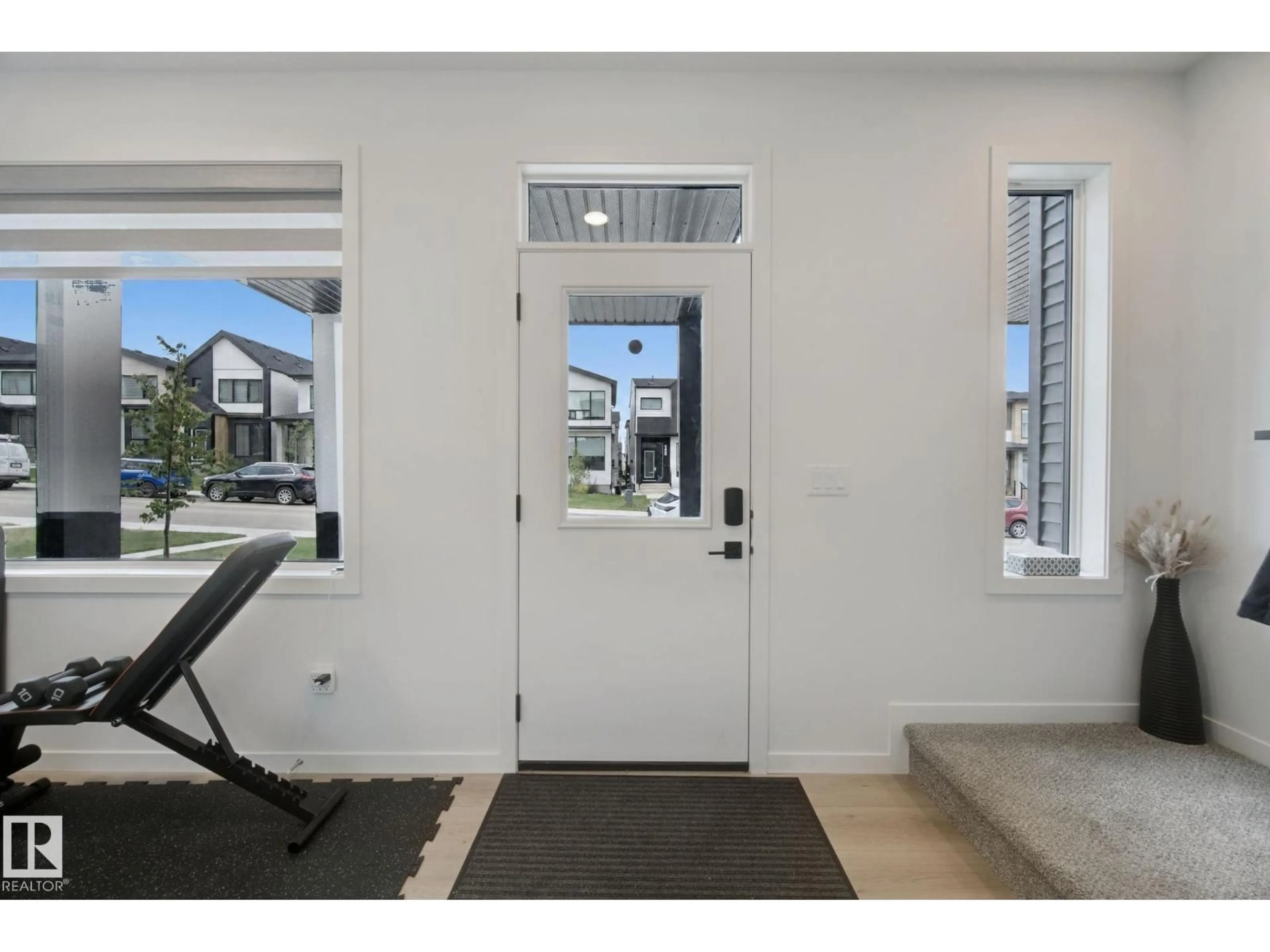Indoor entryway for SW - 409 32 ST, Edmonton Alberta T6X3C8