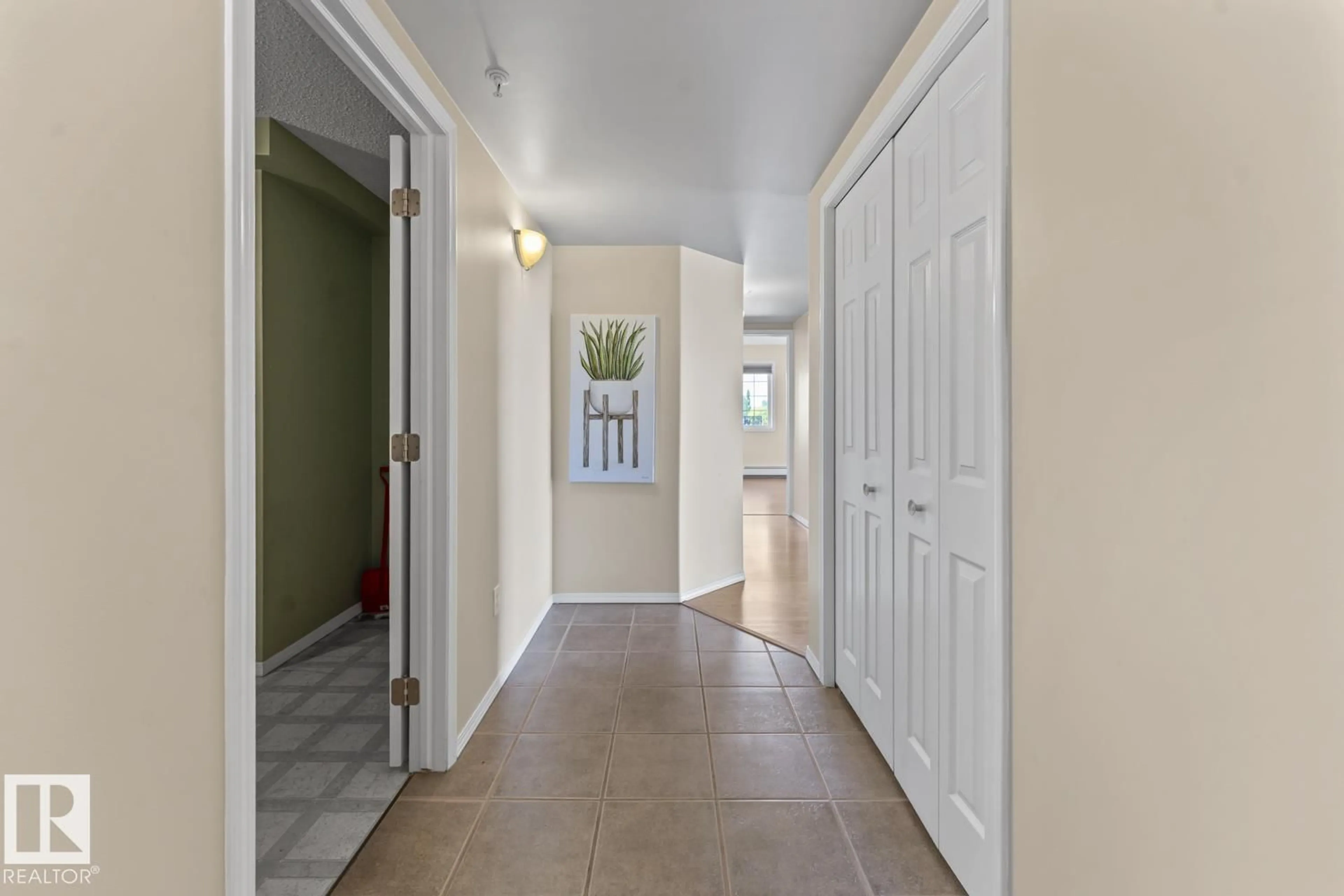 Indoor entryway for #201 - 1705 7 AV, Cold Lake Alberta T9M0A6