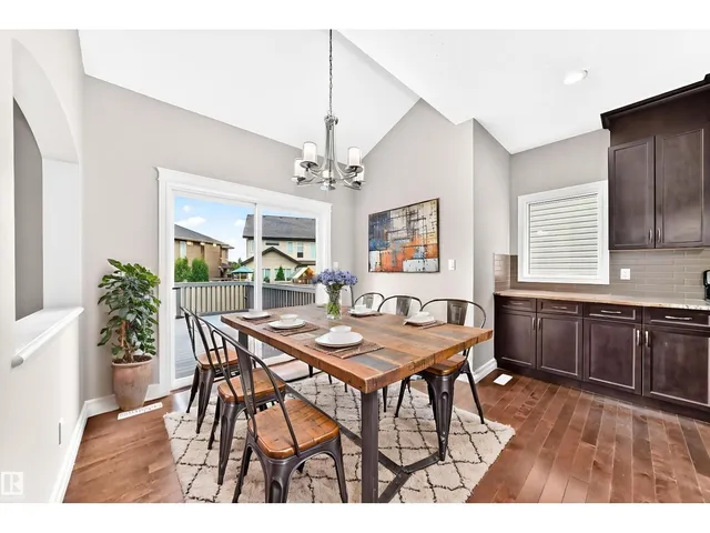 4212 CHARLES CL SW, Edmonton 4
