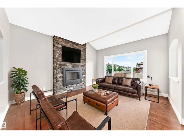 4212 CHARLES CL SW, Edmonton 5