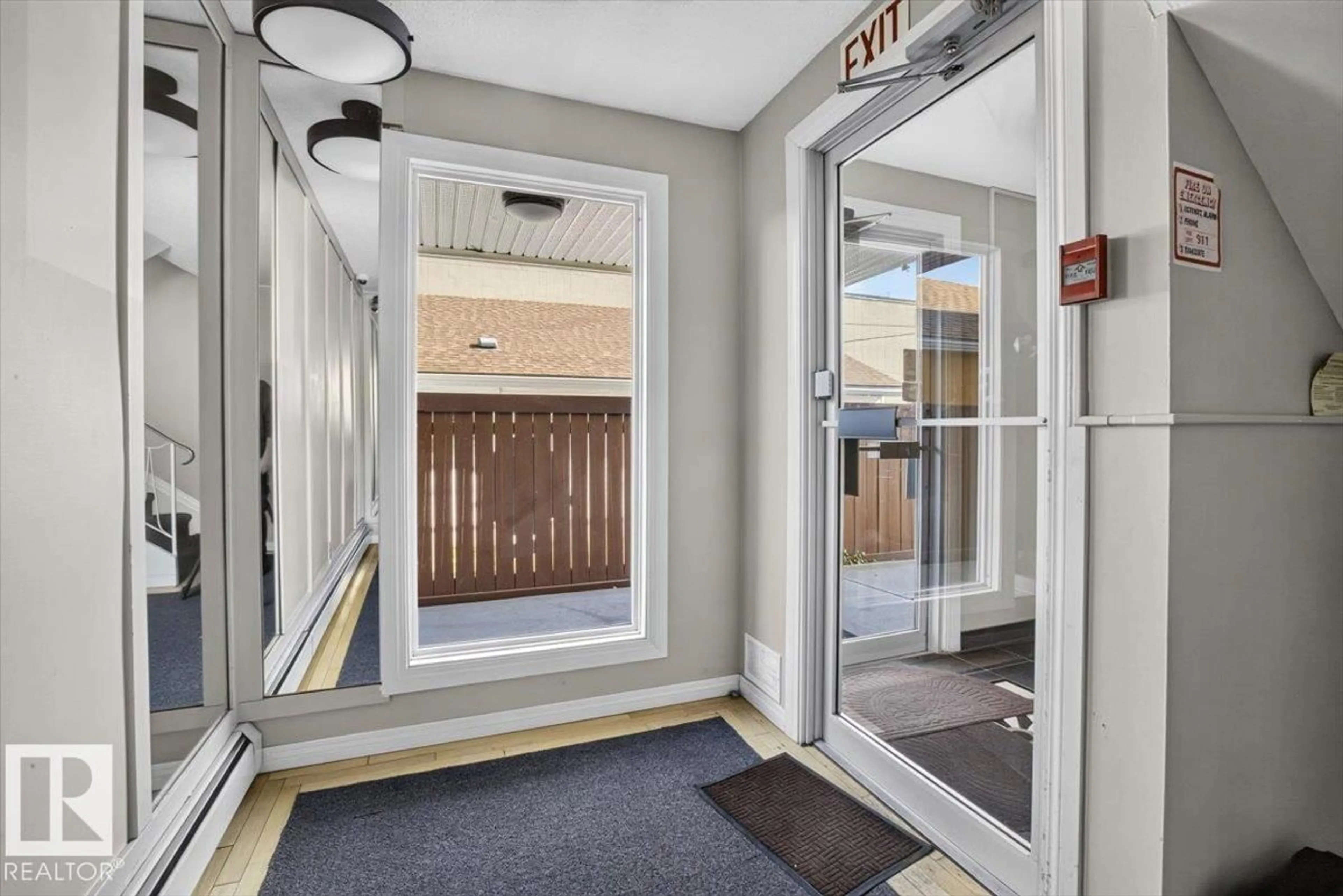 Indoor entryway for 205 - 11429 124 ST, Edmonton Alberta T5M0K4