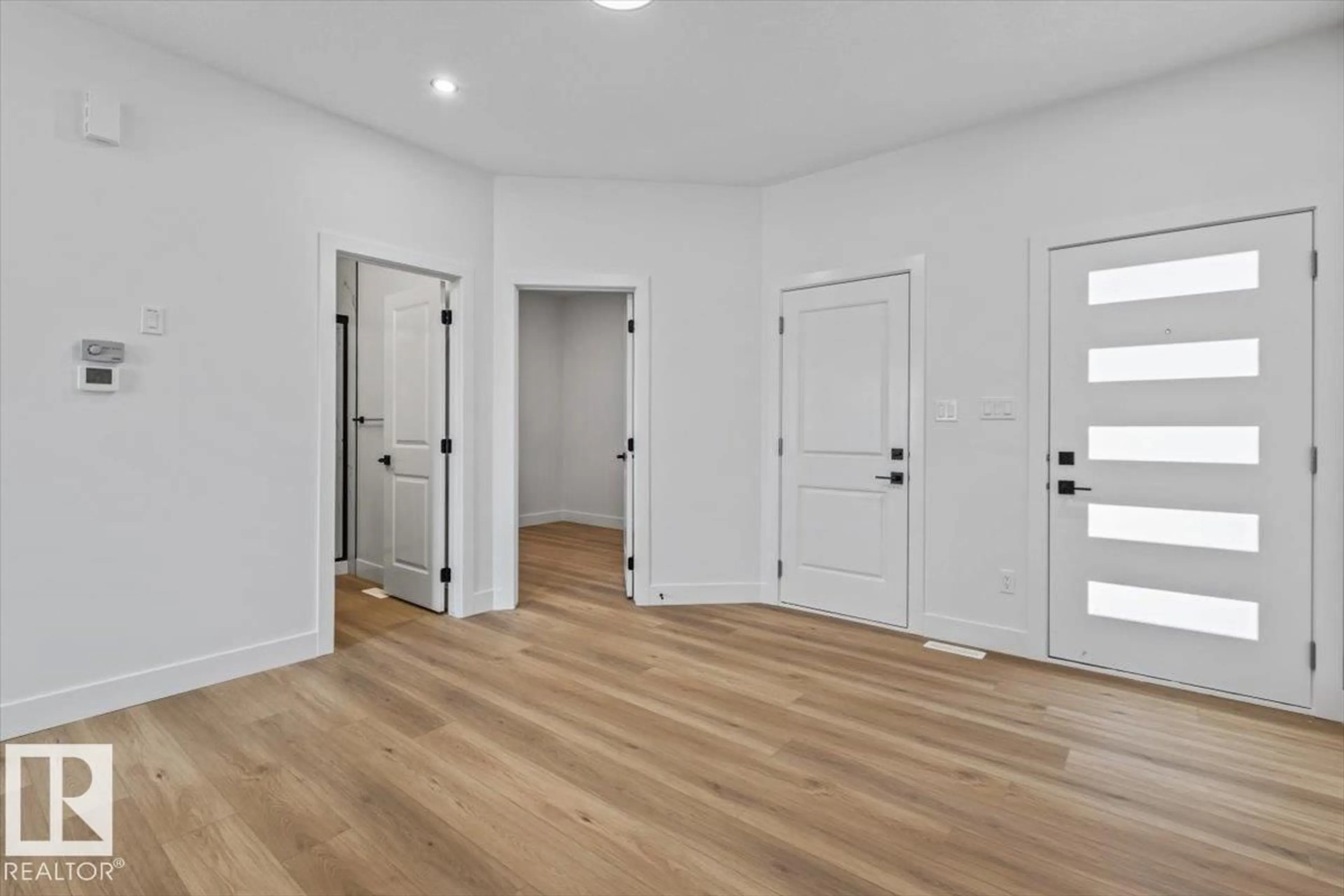 Indoor entryway for 29 FOXTAIL RD, Fort Saskatchewan Alberta T8L0Z5