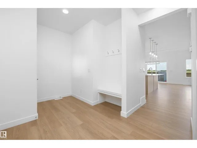 8632 183 AV, Edmonton 4
