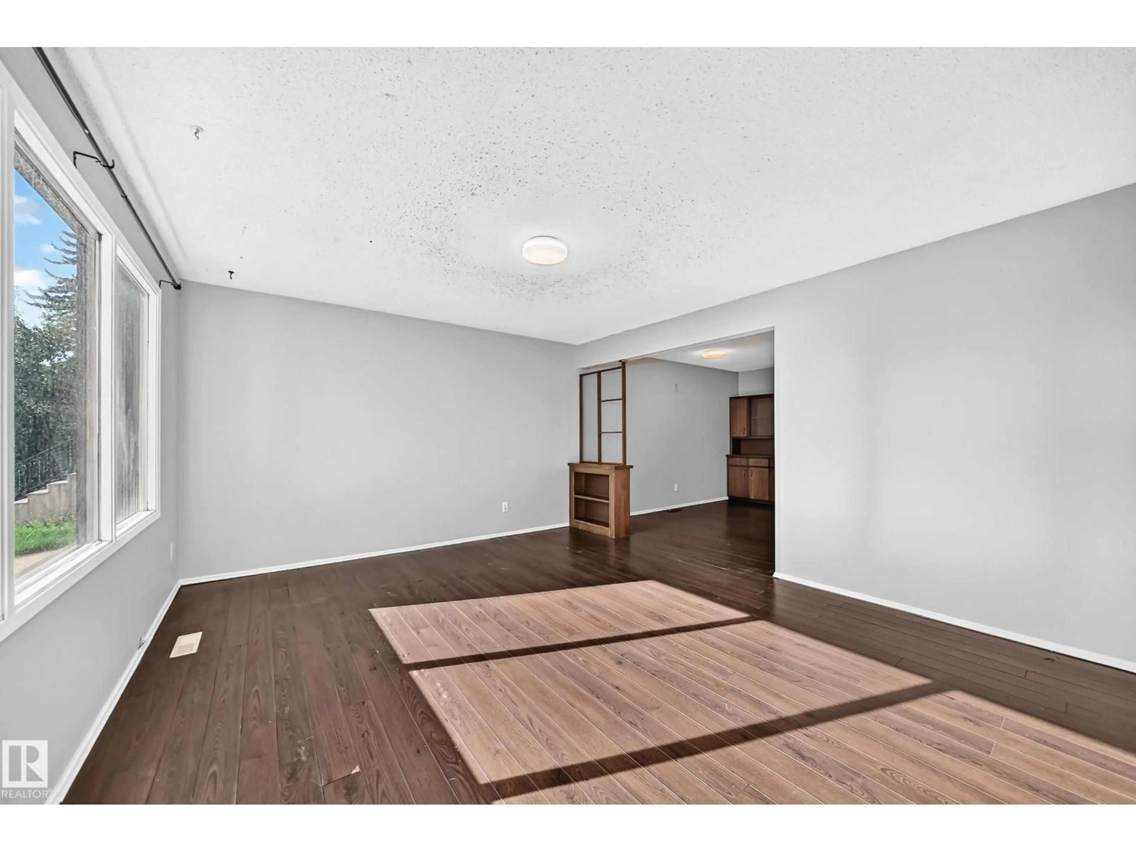 Unknown for 10236 154 ST, Edmonton Alberta T5P2H4