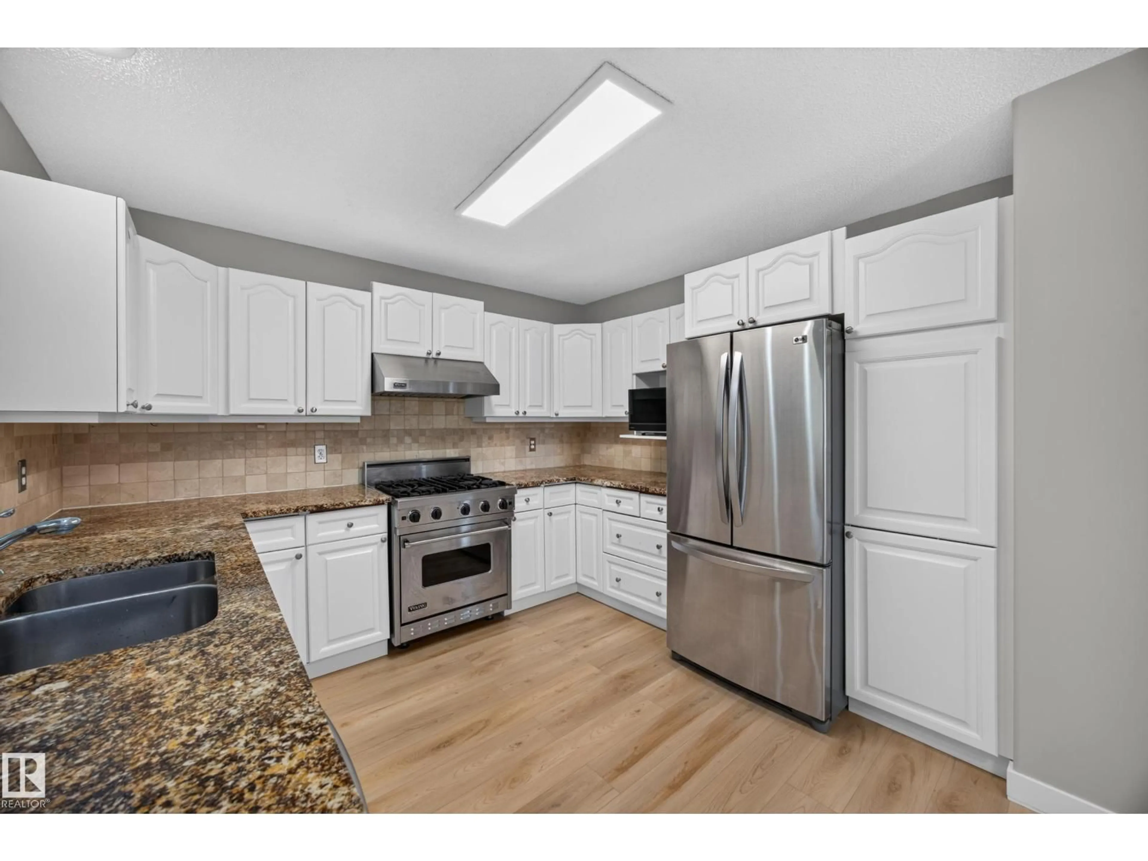 Standard kitchen, unknown for NW - 3640 31 ST, Edmonton Alberta T6T1G8