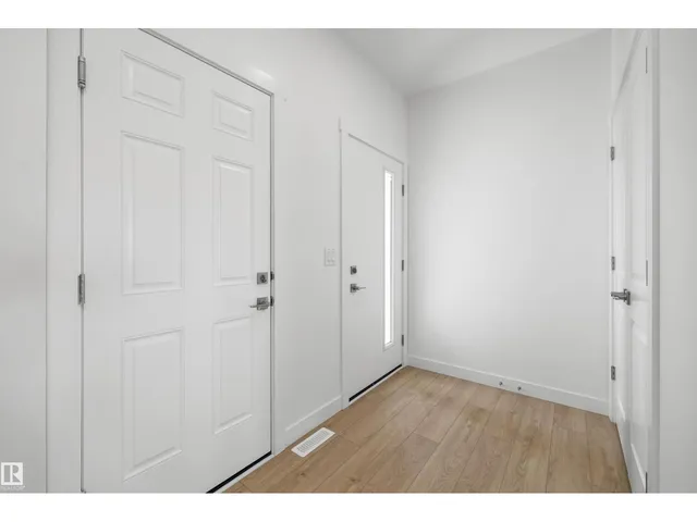 8616 183 AV, Edmonton 4