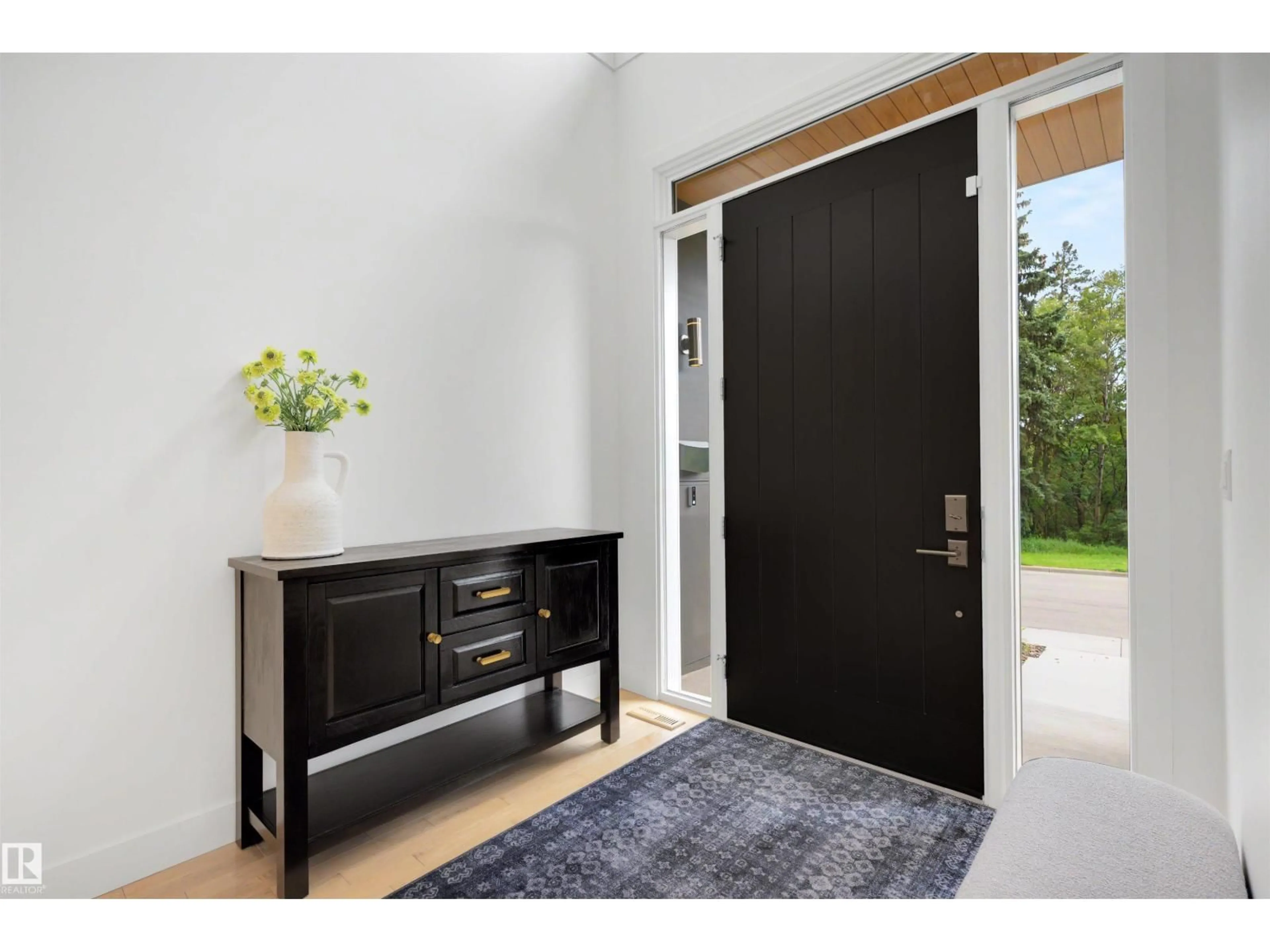 Indoor entryway for 14505 SUMMIT DR, Edmonton Alberta T5N3T3
