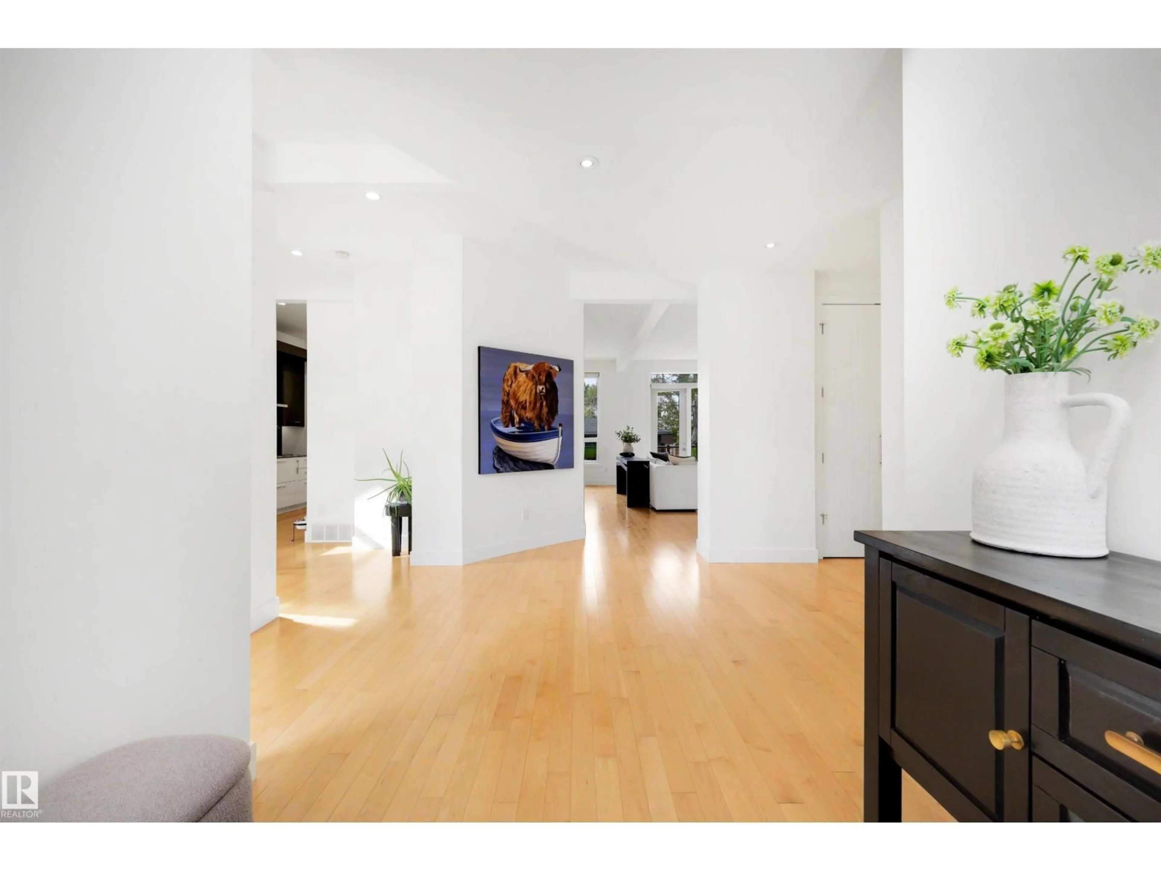 Indoor foyer for 14505 SUMMIT DR, Edmonton Alberta T5N3T3