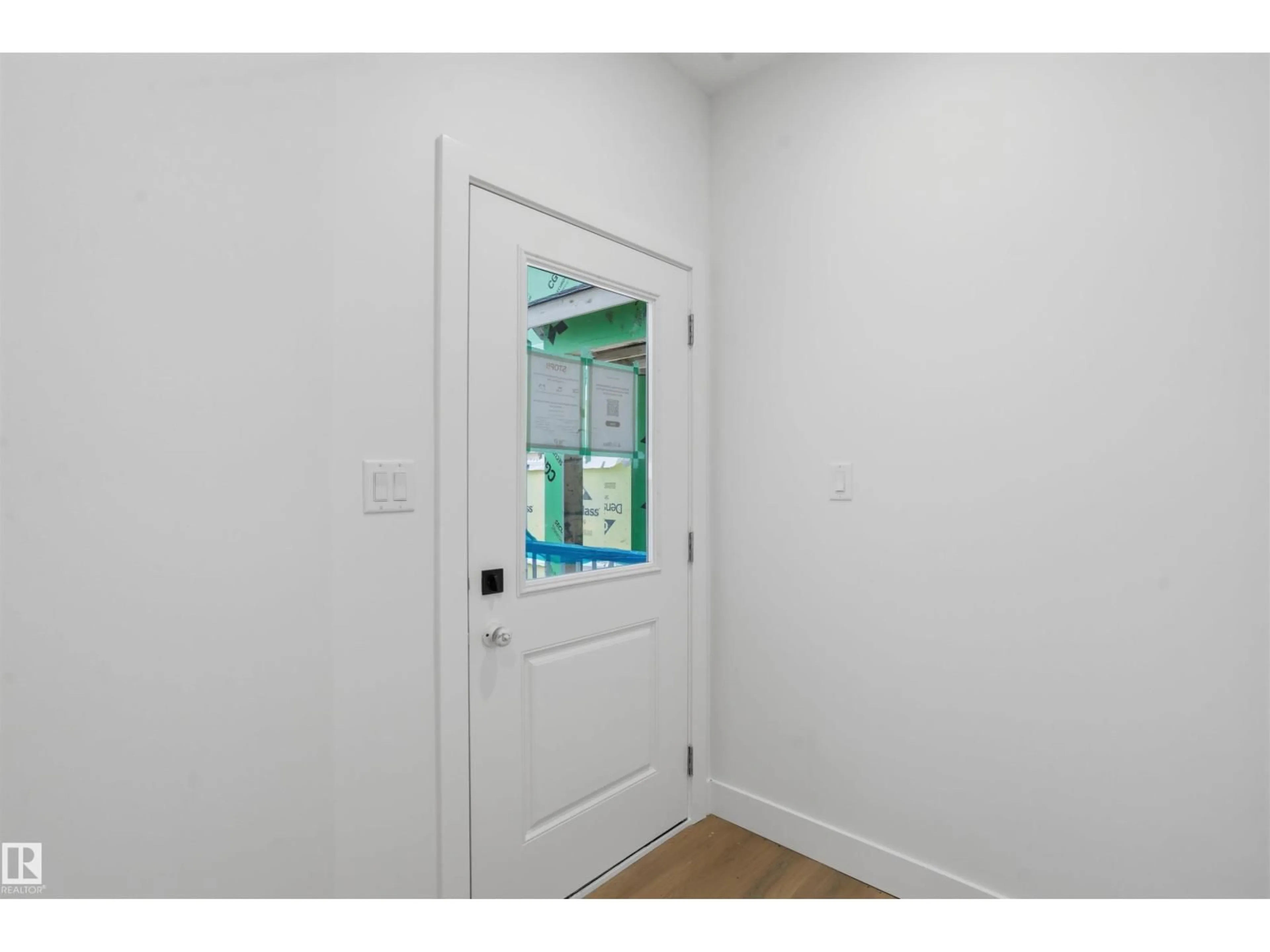 Indoor entryway for 24 MUNN WY, Leduc Alberta T9E1X9
