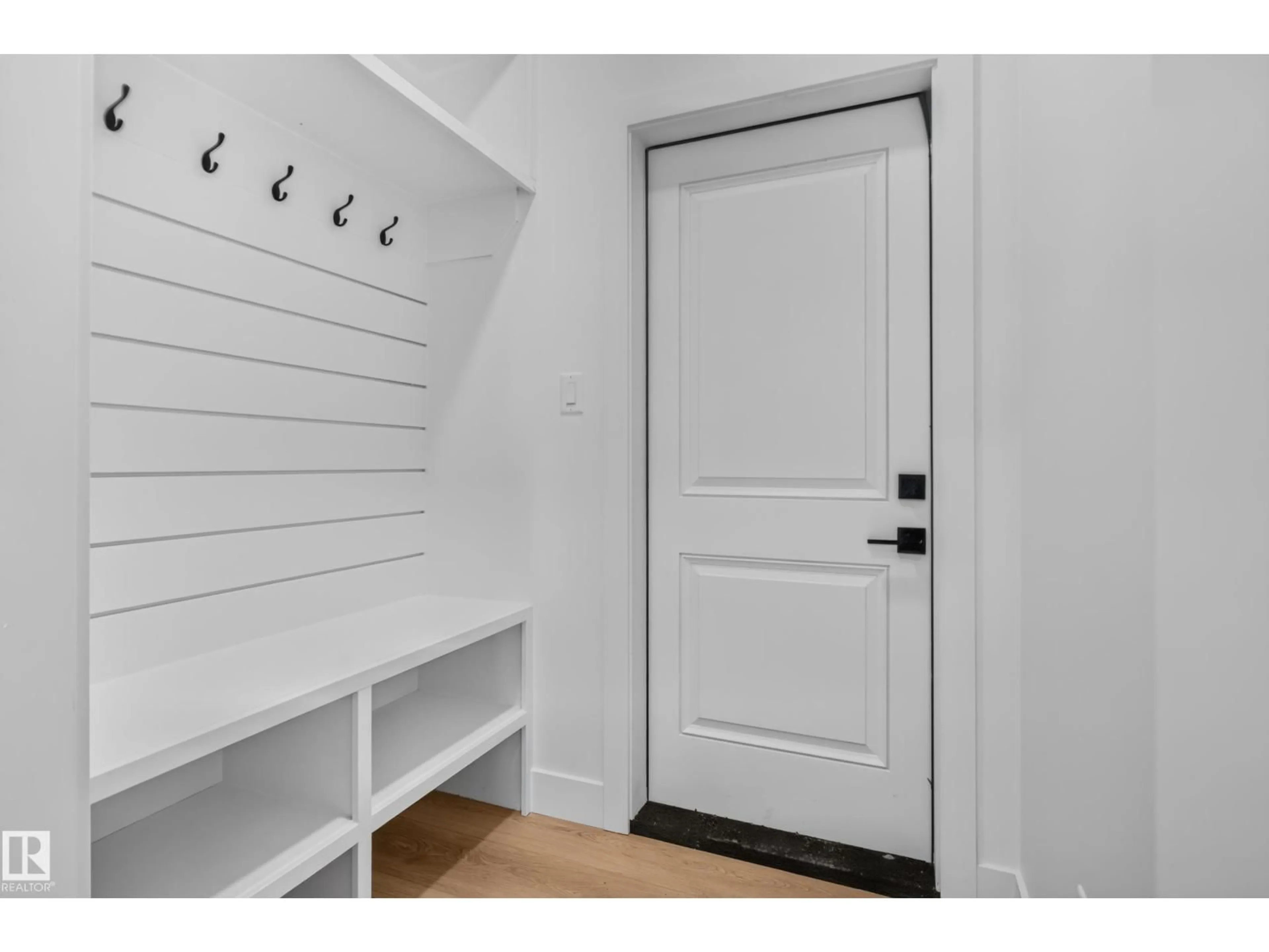 Indoor entryway for 182 ELLIOTT WD, Fort Saskatchewan Alberta T8L1V1