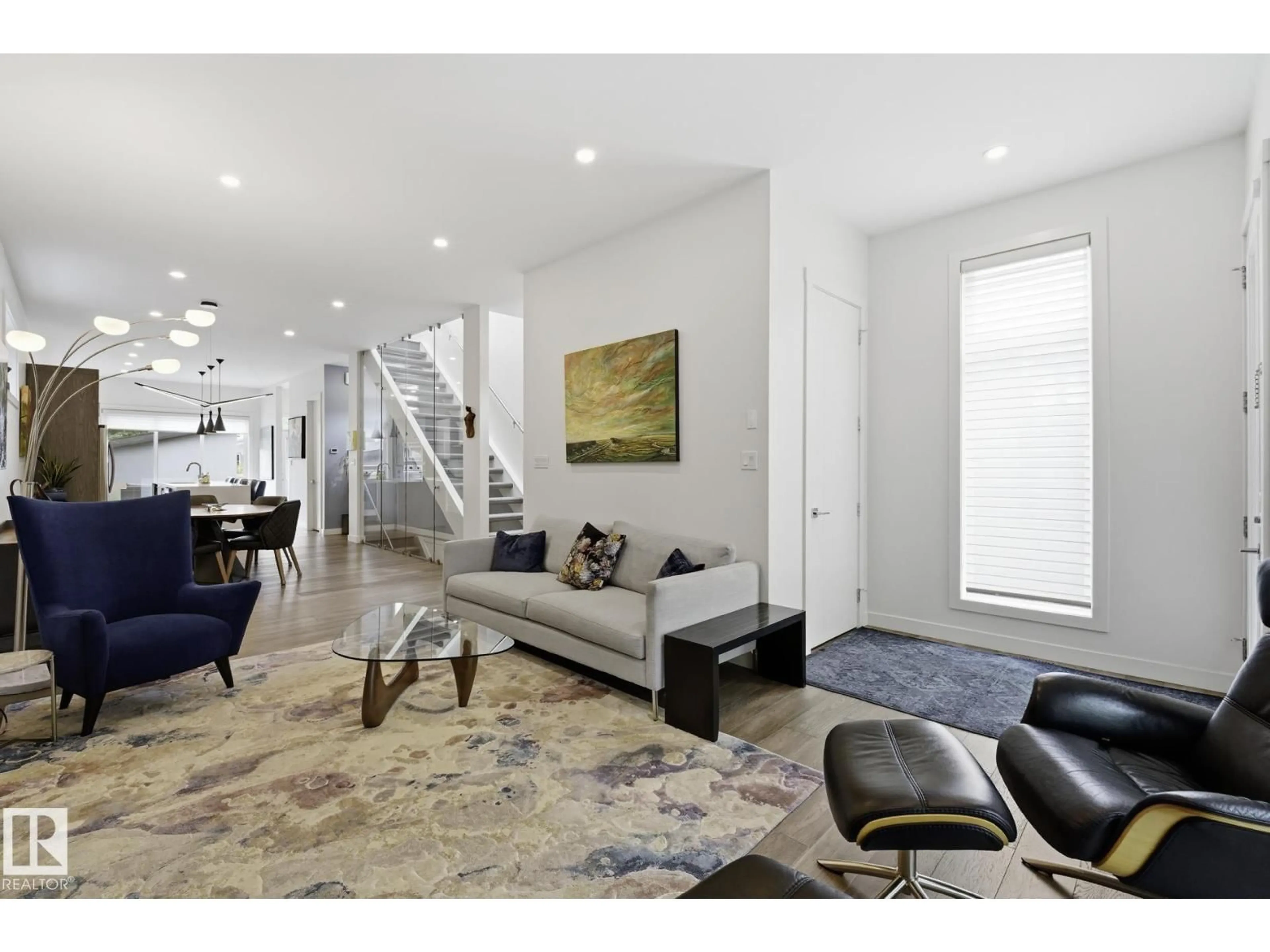 Unknown for 10433 140 ST, Edmonton Alberta T5N2L8