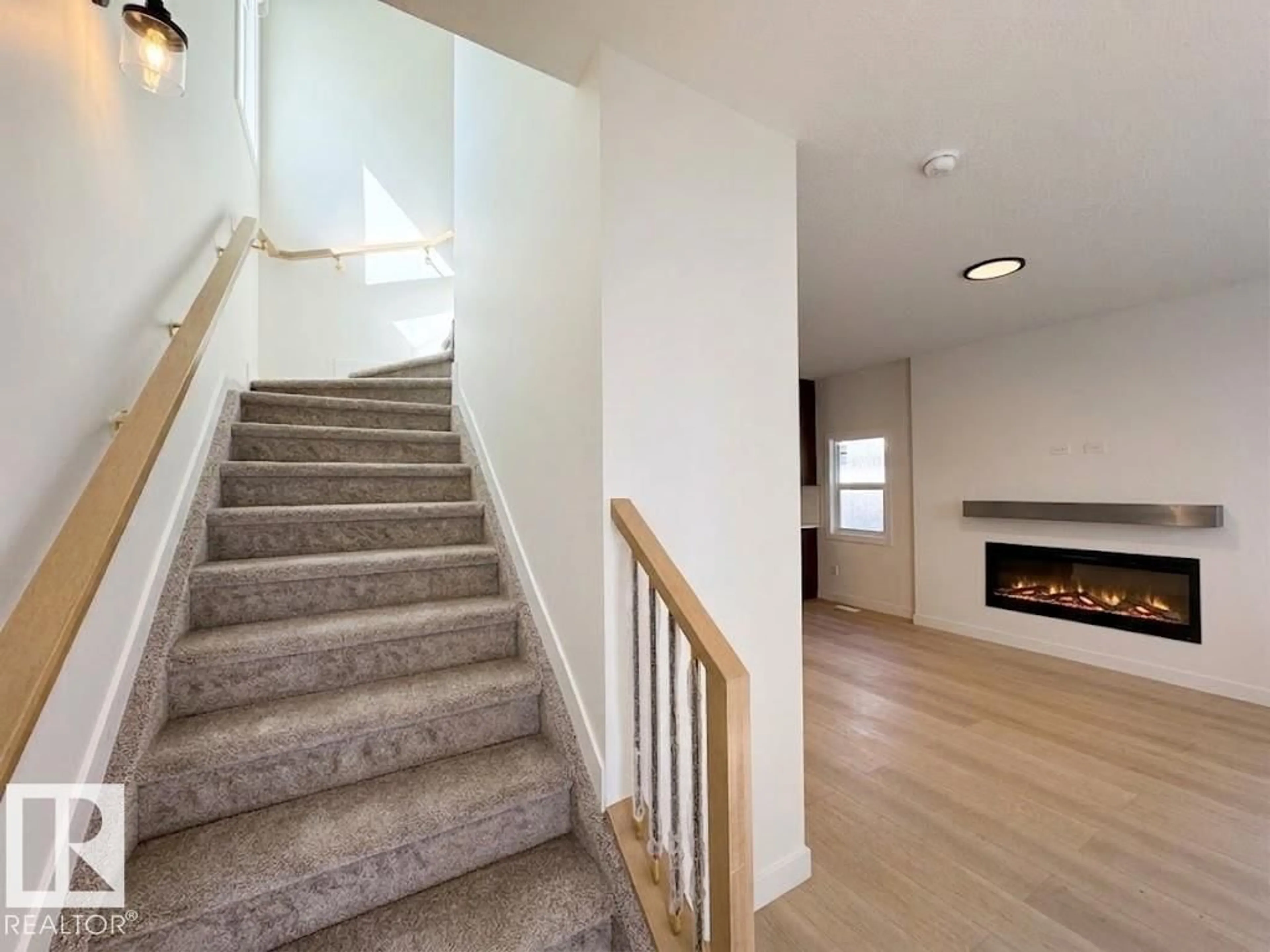 Unknown for 11642/44 94STREET NW, Edmonton Alberta T5G1H8