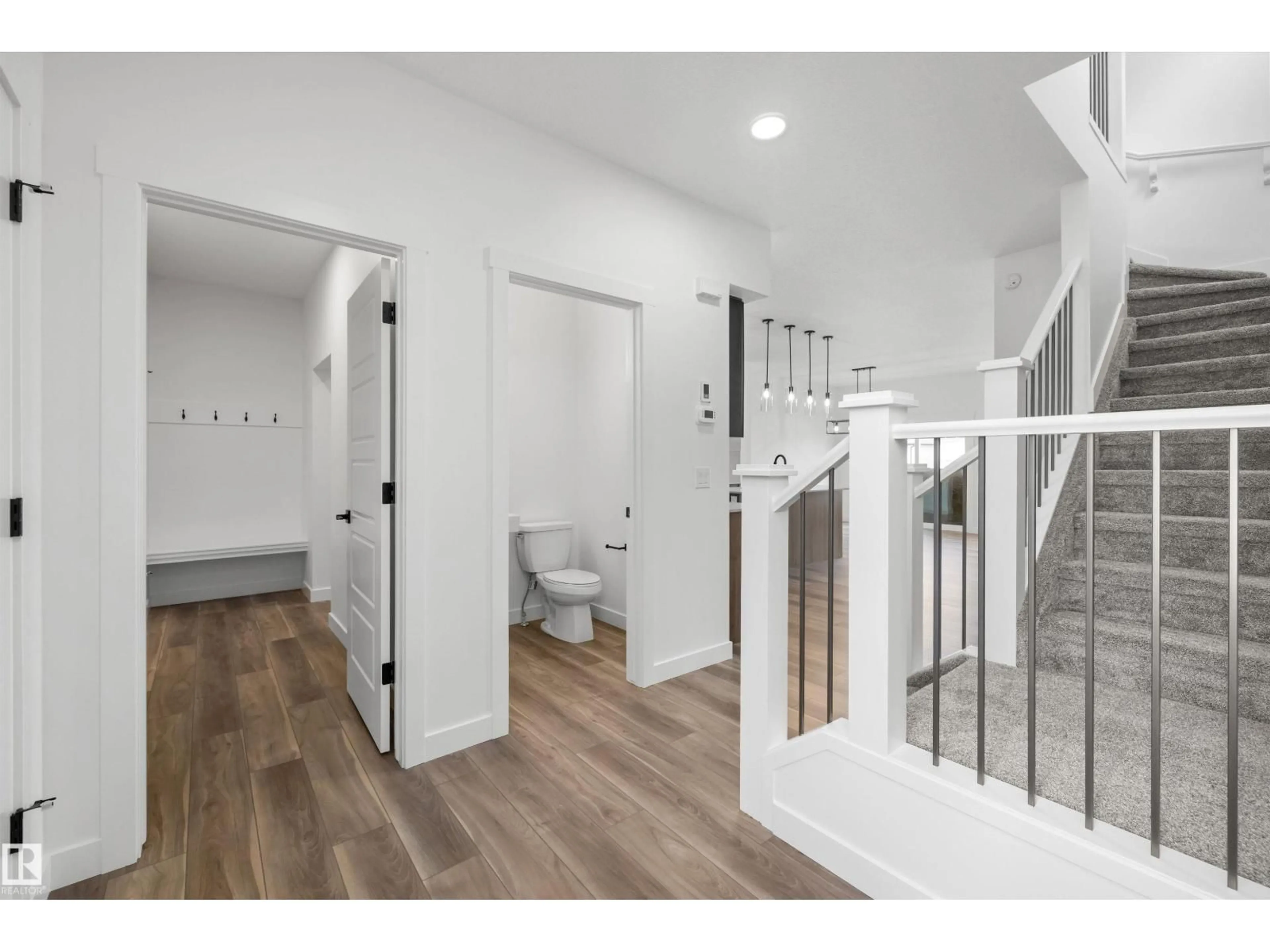 Indoor entryway for NW - 4039 207 ST, Edmonton Alberta T6M3G1