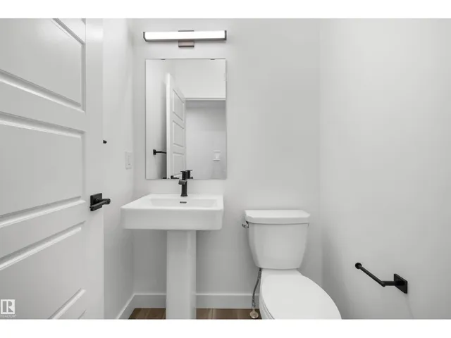 NW - 4039 207 ST, Edmonton 5