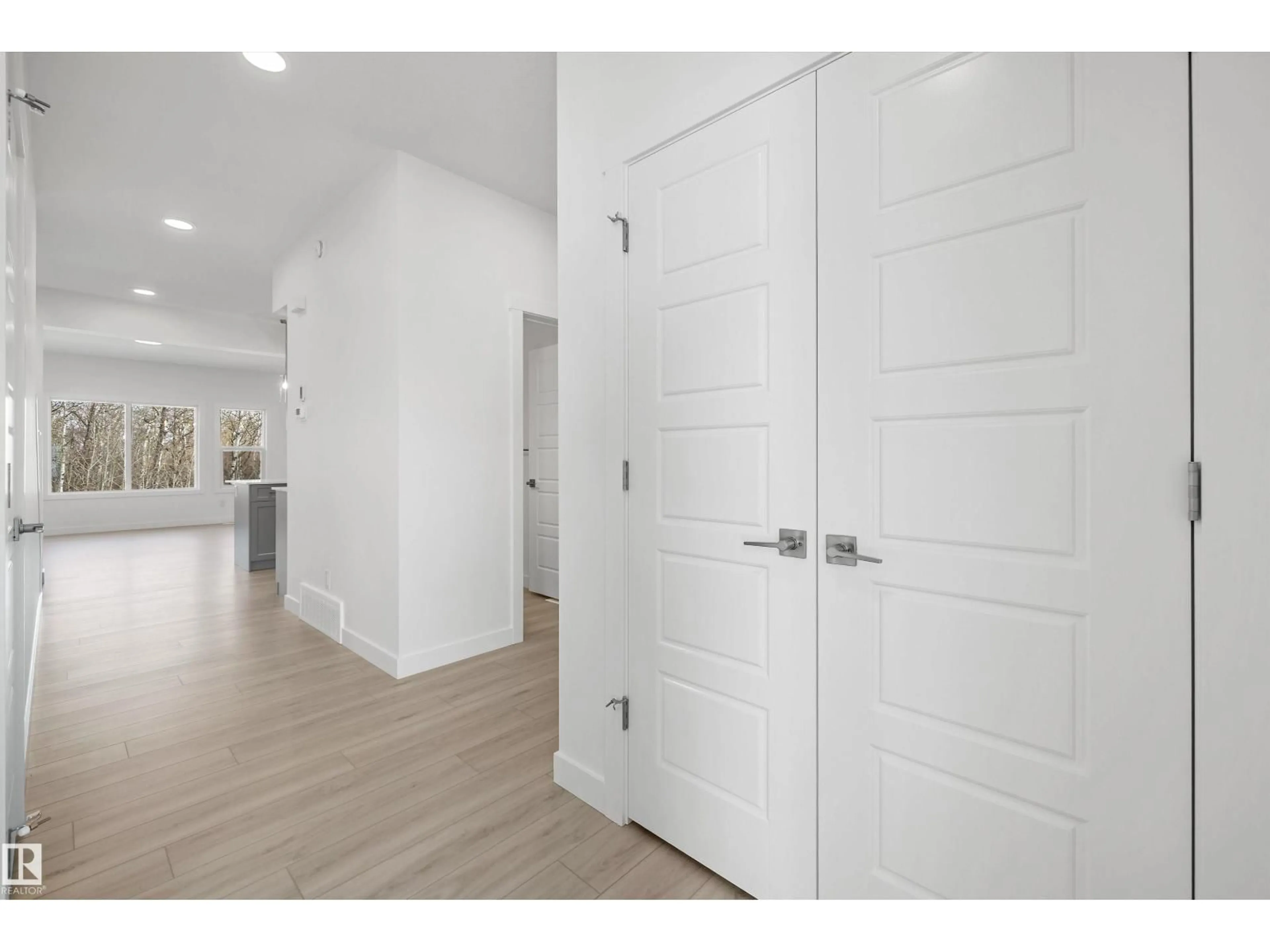Indoor entryway for NE - 17611 7 ST, Edmonton Alberta T5Y4K3