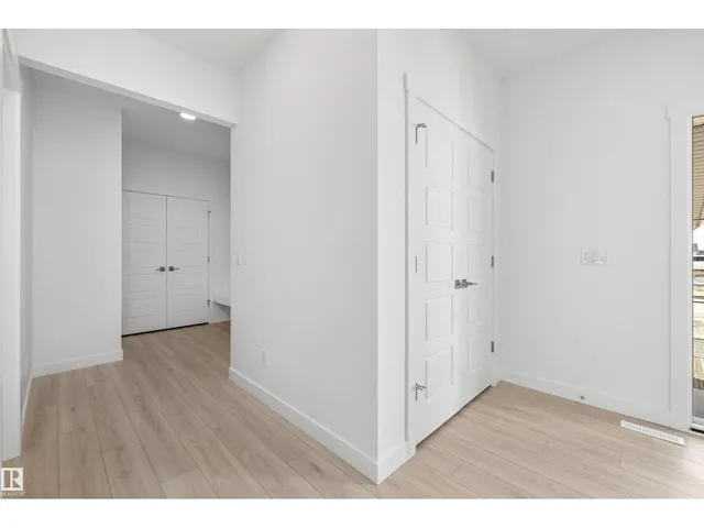 NE - 17611 7 ST, Edmonton 5