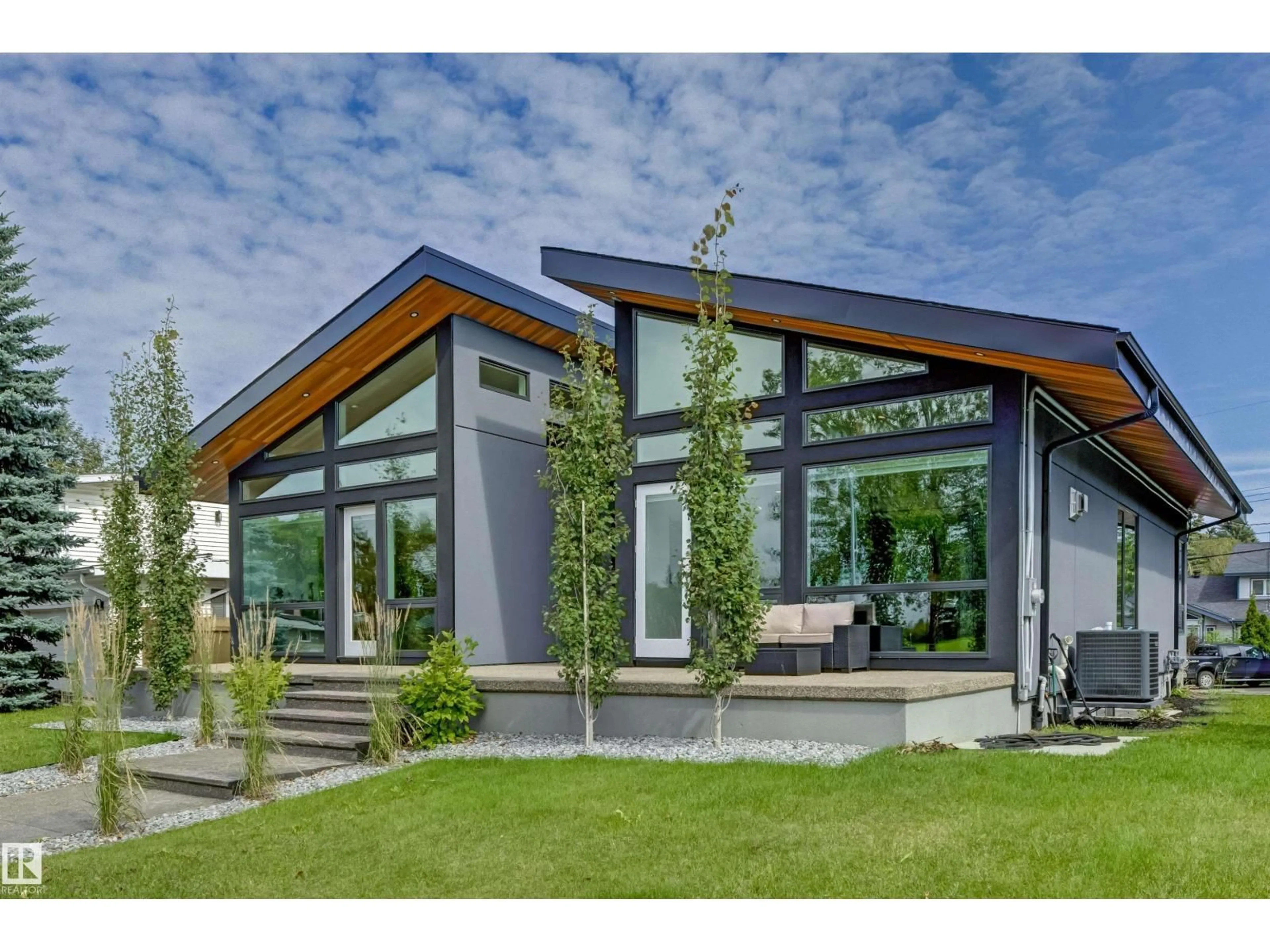 Home with vinyl exterior material, unknown for 4111 ASPEN DR, Edmonton Alberta T6J2B5