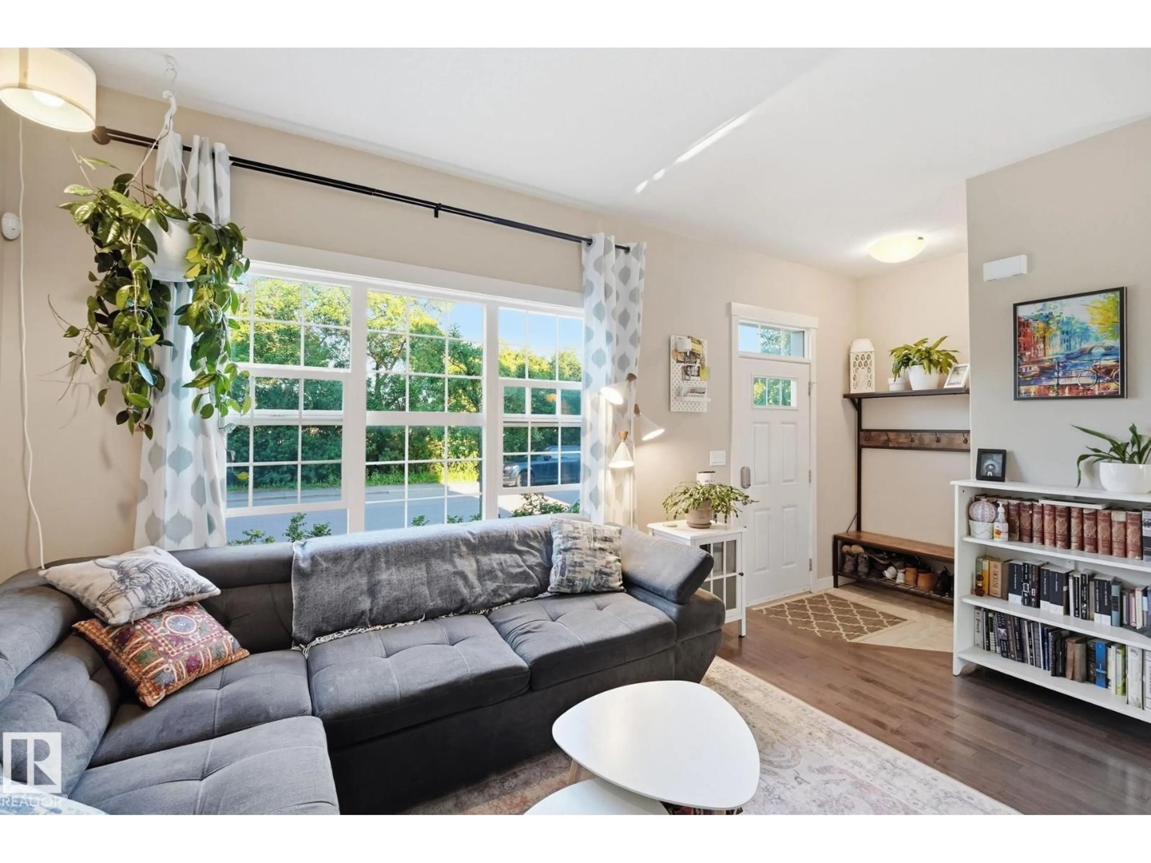 Living room with furniture, unknown for 914 VALOUR WY, Edmonton Alberta T5E6S1