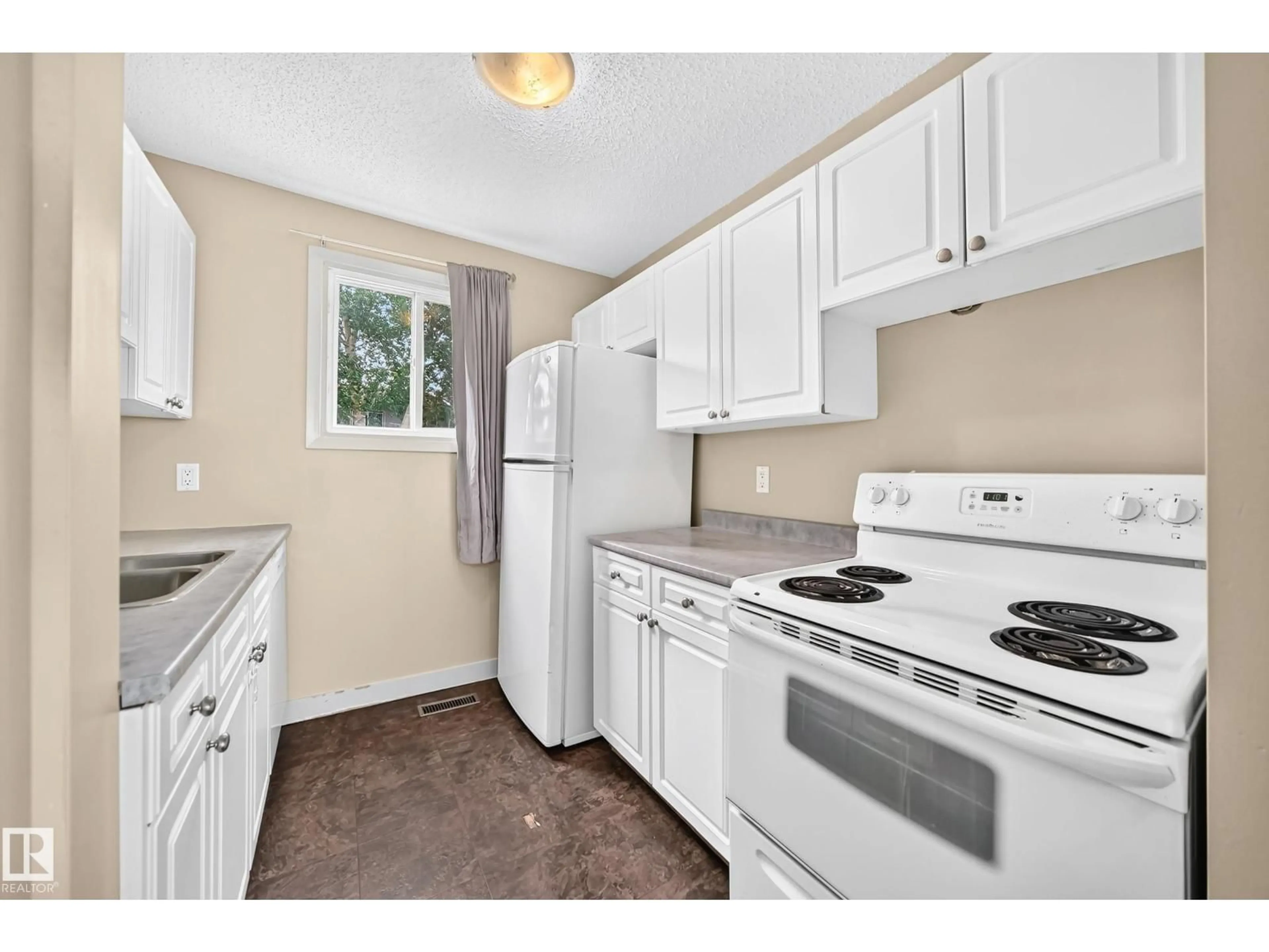 Standard kitchen, unknown for NW - 6416 180 ST, Edmonton Alberta T5T2J6