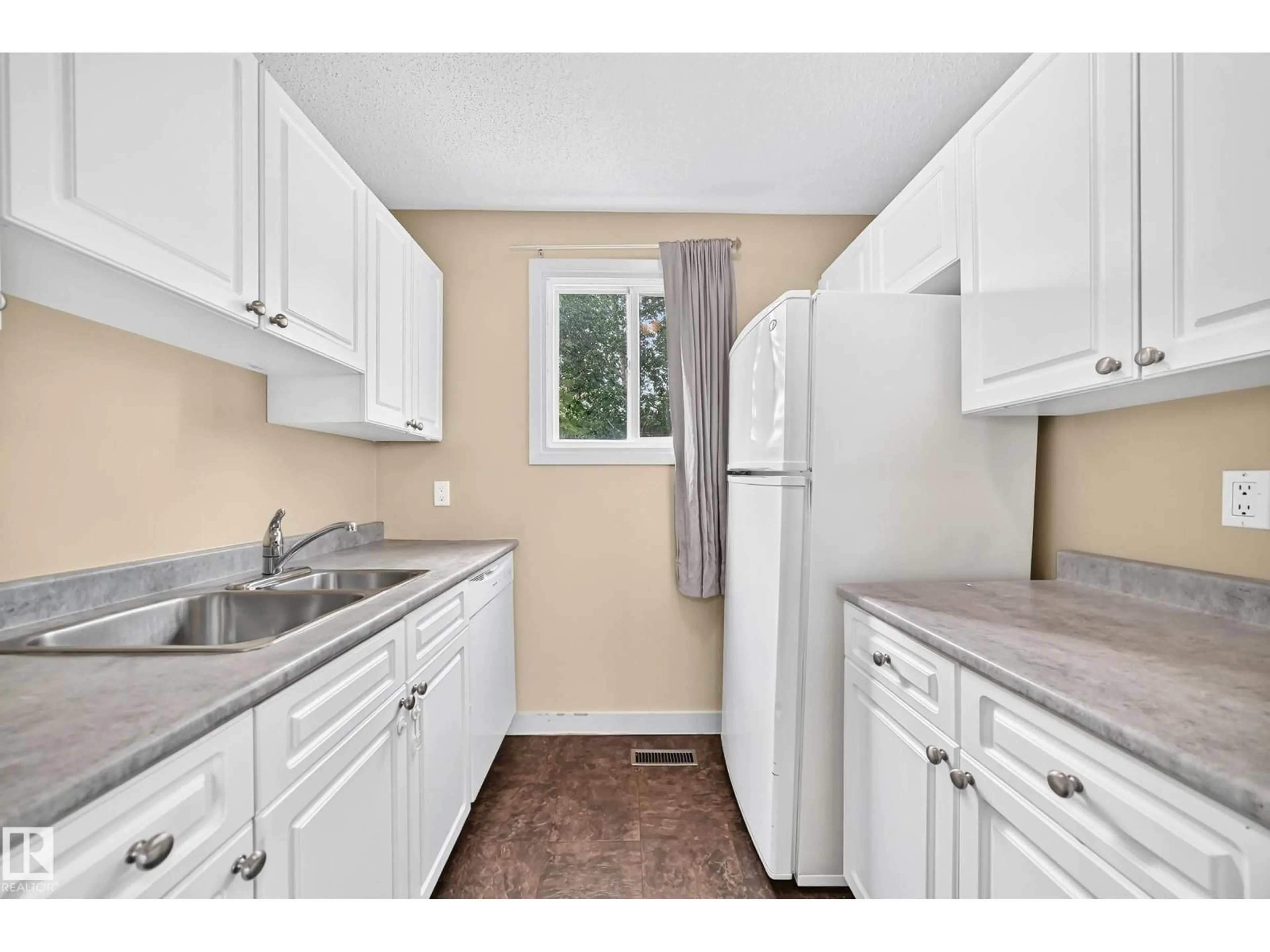 Standard kitchen, unknown for NW - 6416 180 ST, Edmonton Alberta T5T2J6