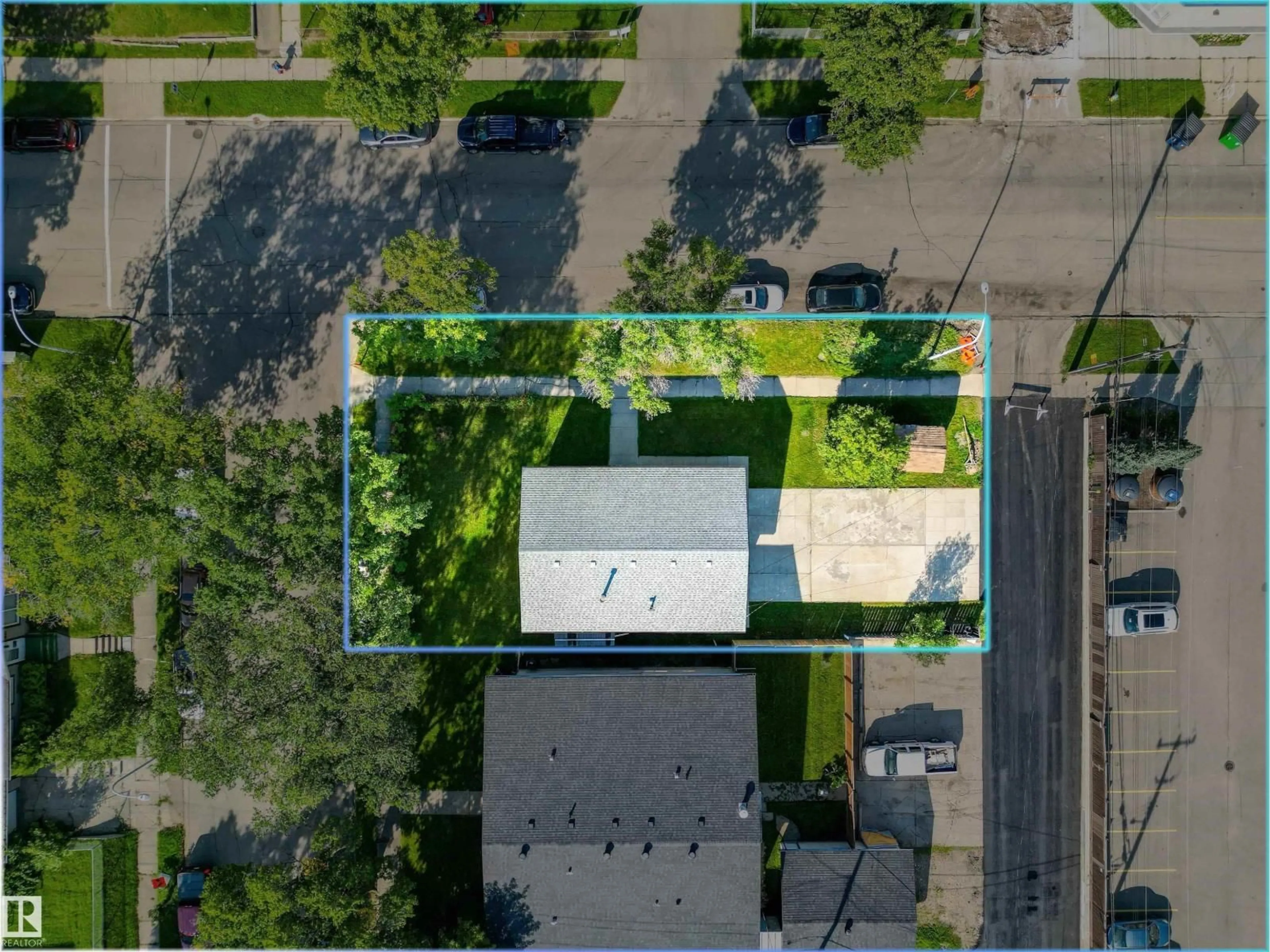 A pic from outside/outdoor area/front of a property/back of a property/a pic from drone, street for NW - 11703 38 ST, Edmonton Alberta T5W2H2