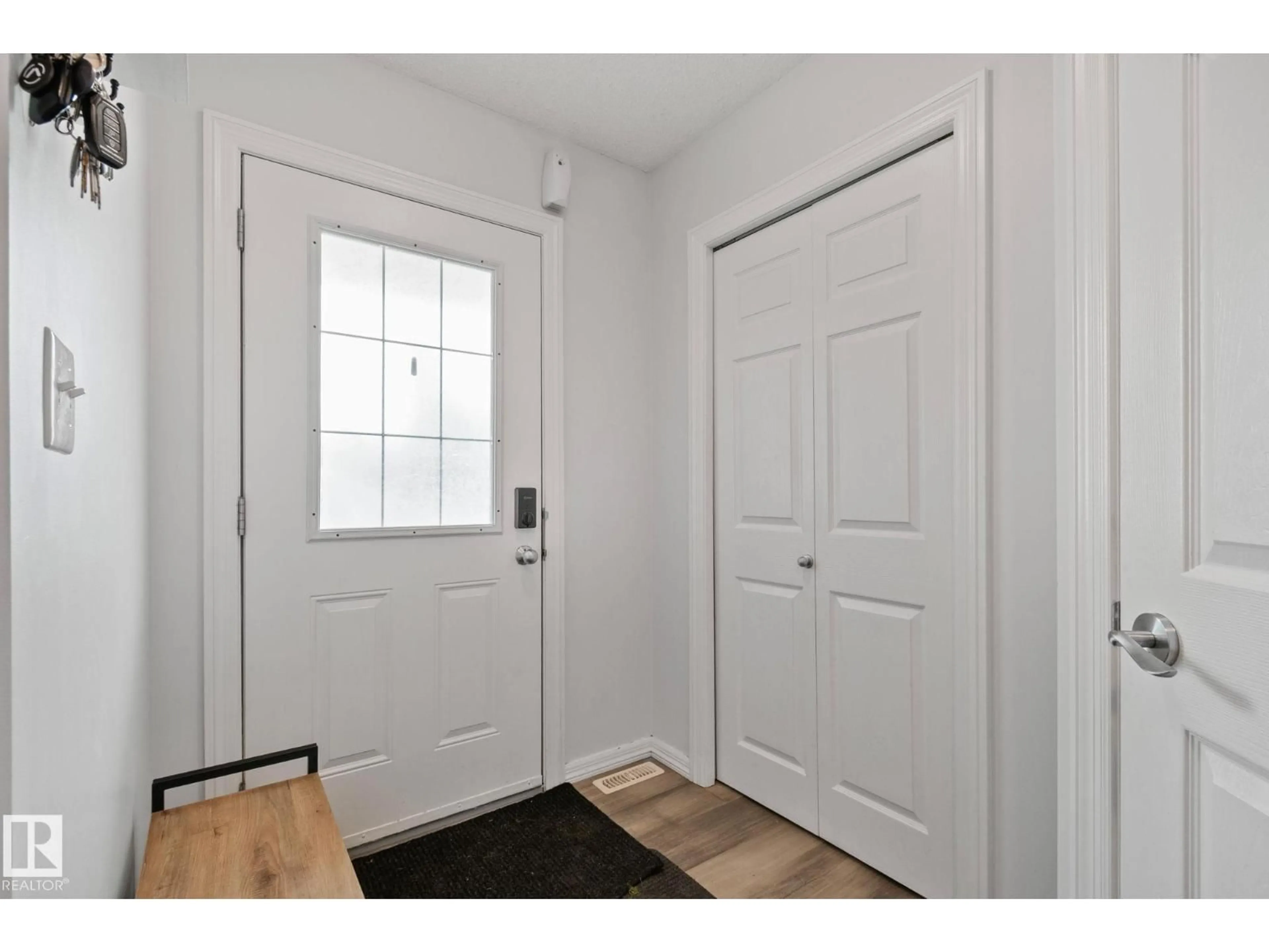 Indoor entryway for 5101 - 20 SOLEIL BV, Beaumont Alberta T4X0E3