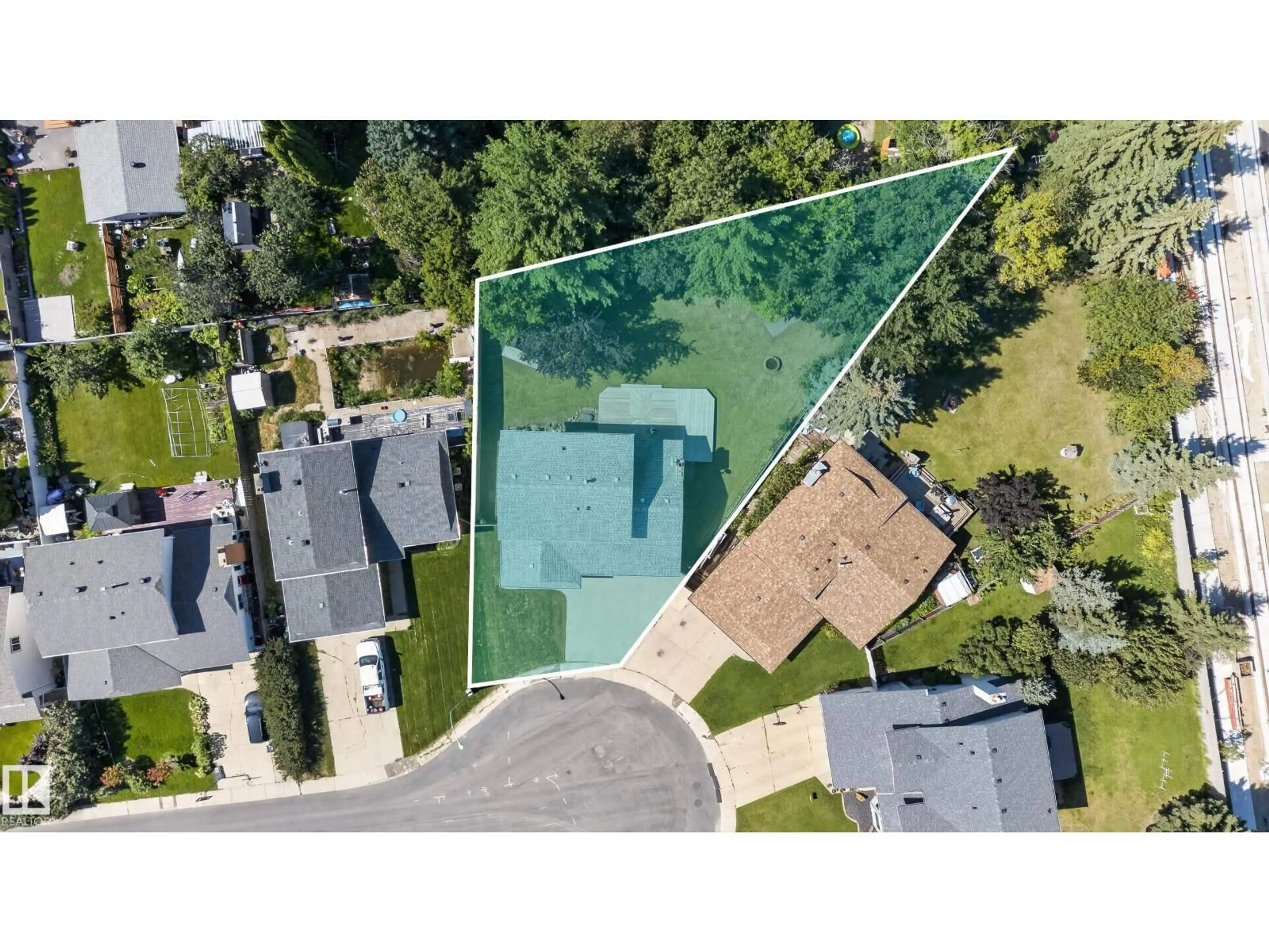 A pic from outside/outdoor area/front of a property/back of a property/a pic from drone, water/lake/river/ocean view for NW - 8632 184 ST, Edmonton Alberta T5T1J9