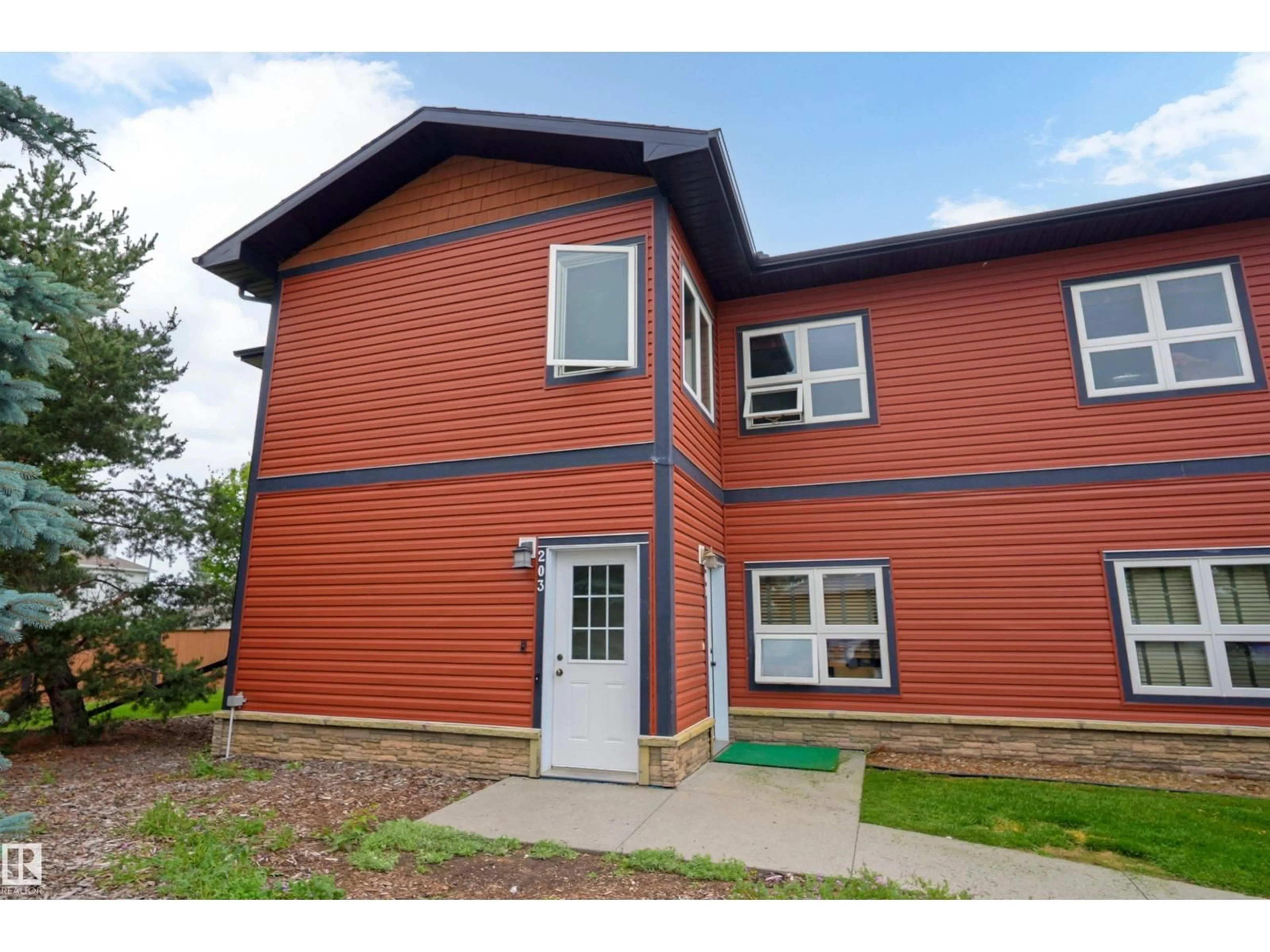 Home with vinyl exterior material, building for 203 GRAYBRIAR GR, Stony Plain Alberta T7Z0G1