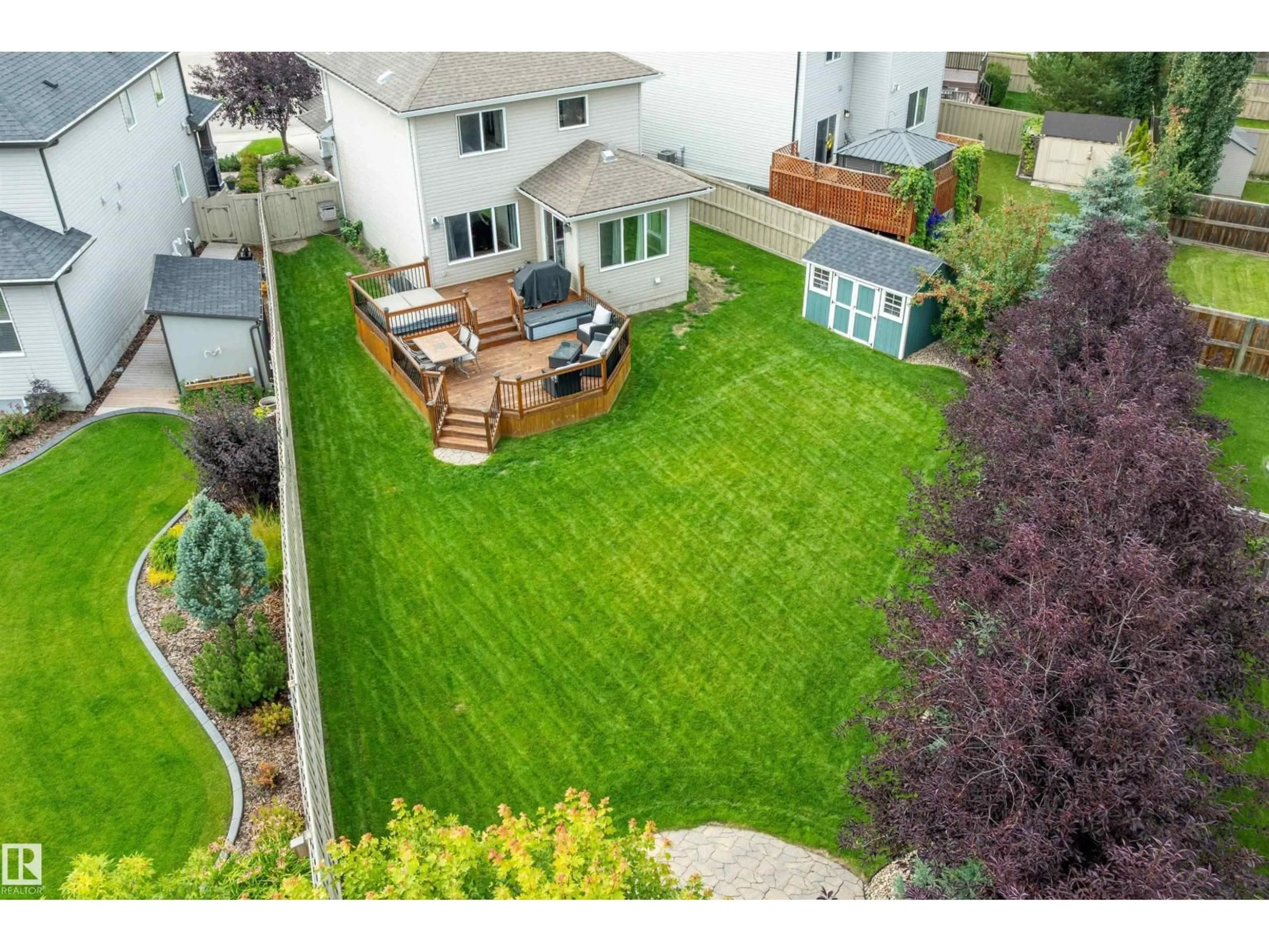 A pic from outside/outdoor area/front of a property/back of a property/a pic from drone, street for SW - 3922 AGAR CO, Edmonton Alberta T6W2G3