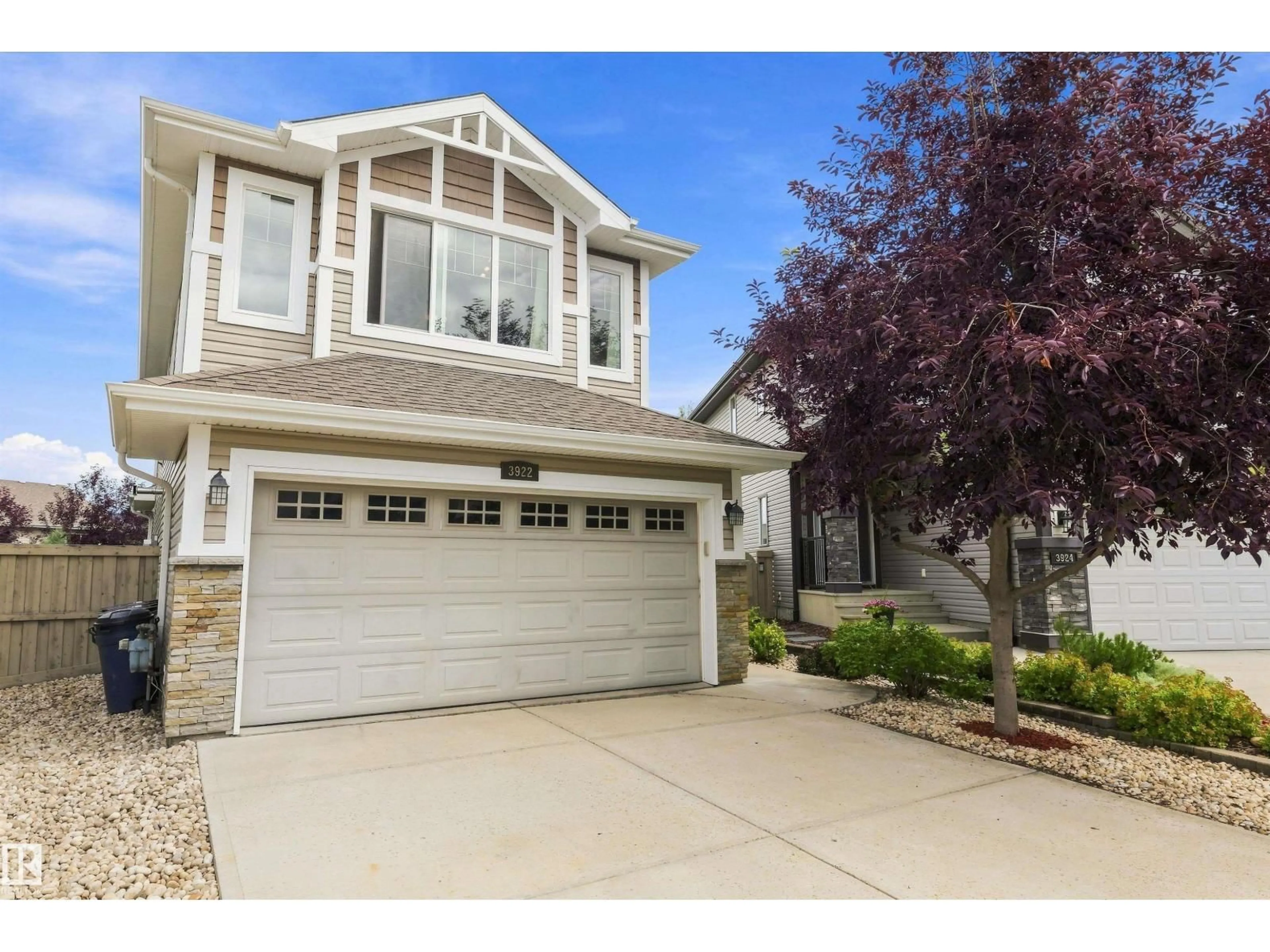 Home with vinyl exterior material, street for SW - 3922 AGAR CO, Edmonton Alberta T6W2G3