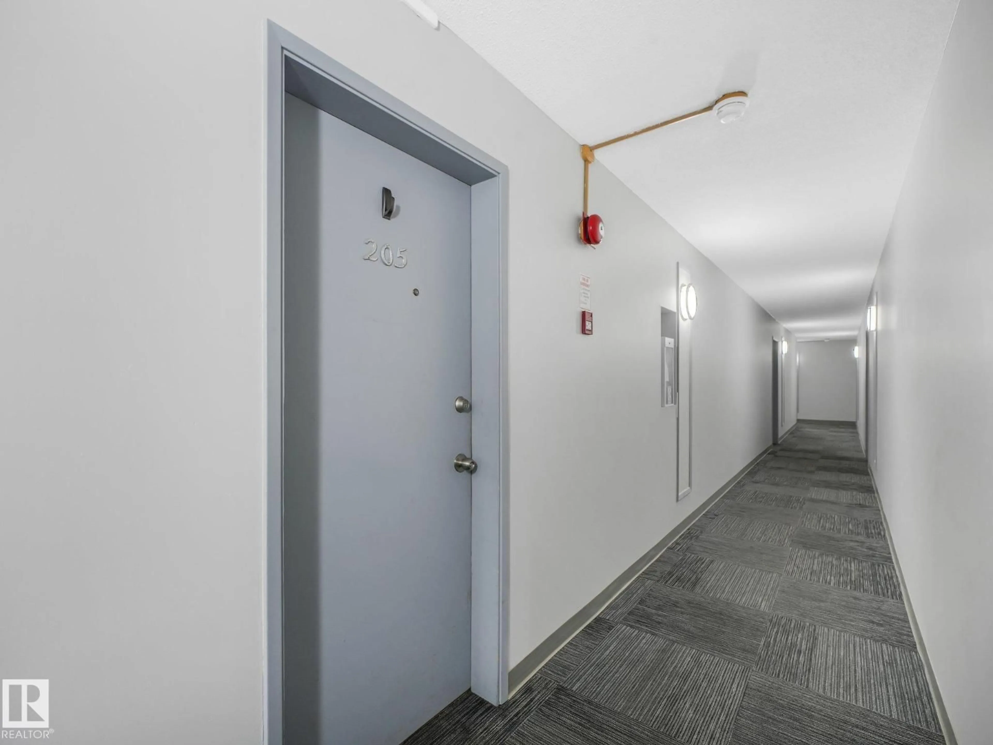 Indoor foyer for 205 - 10606 123 ST, Edmonton Alberta T5N1P2