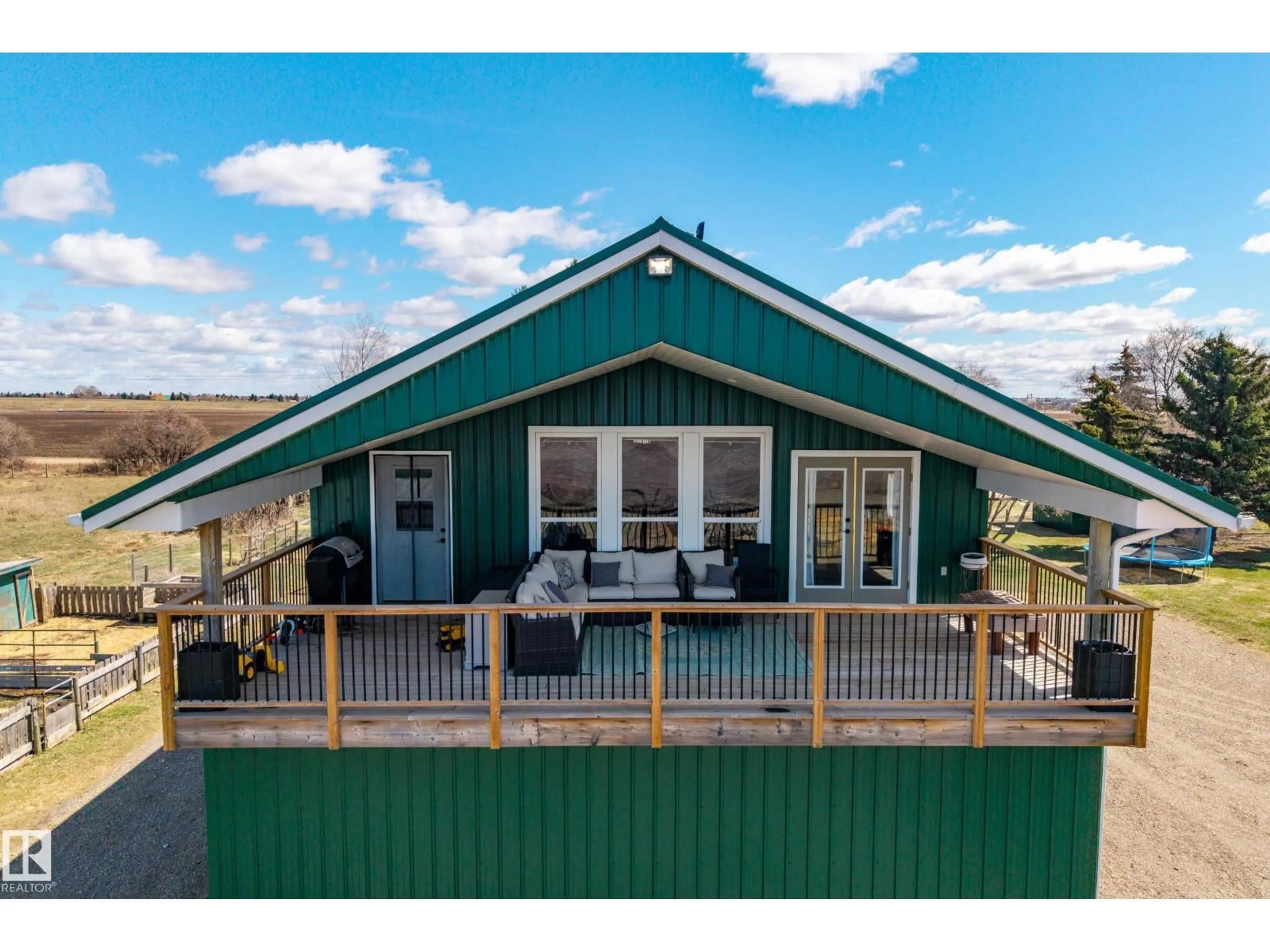 A pic from outside/outdoor area/front of a property/back of a property/a pic from drone, unknown for 55506 RGE ROAD 254, Rural Sturgeon County Alberta T8R1A1