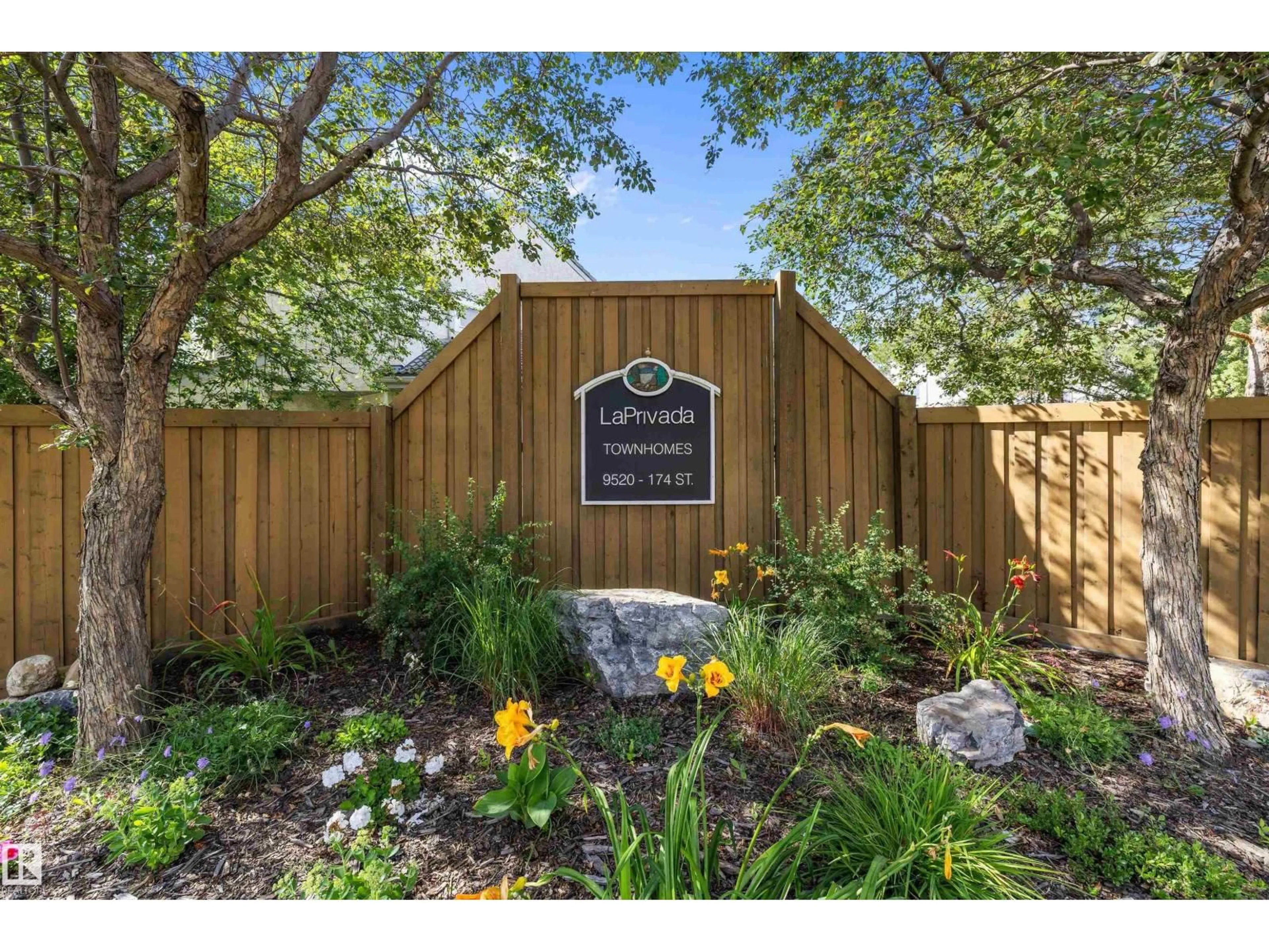 Indoor entryway for 9520 - 29 174 ST NW, Edmonton Alberta T5T5Z3