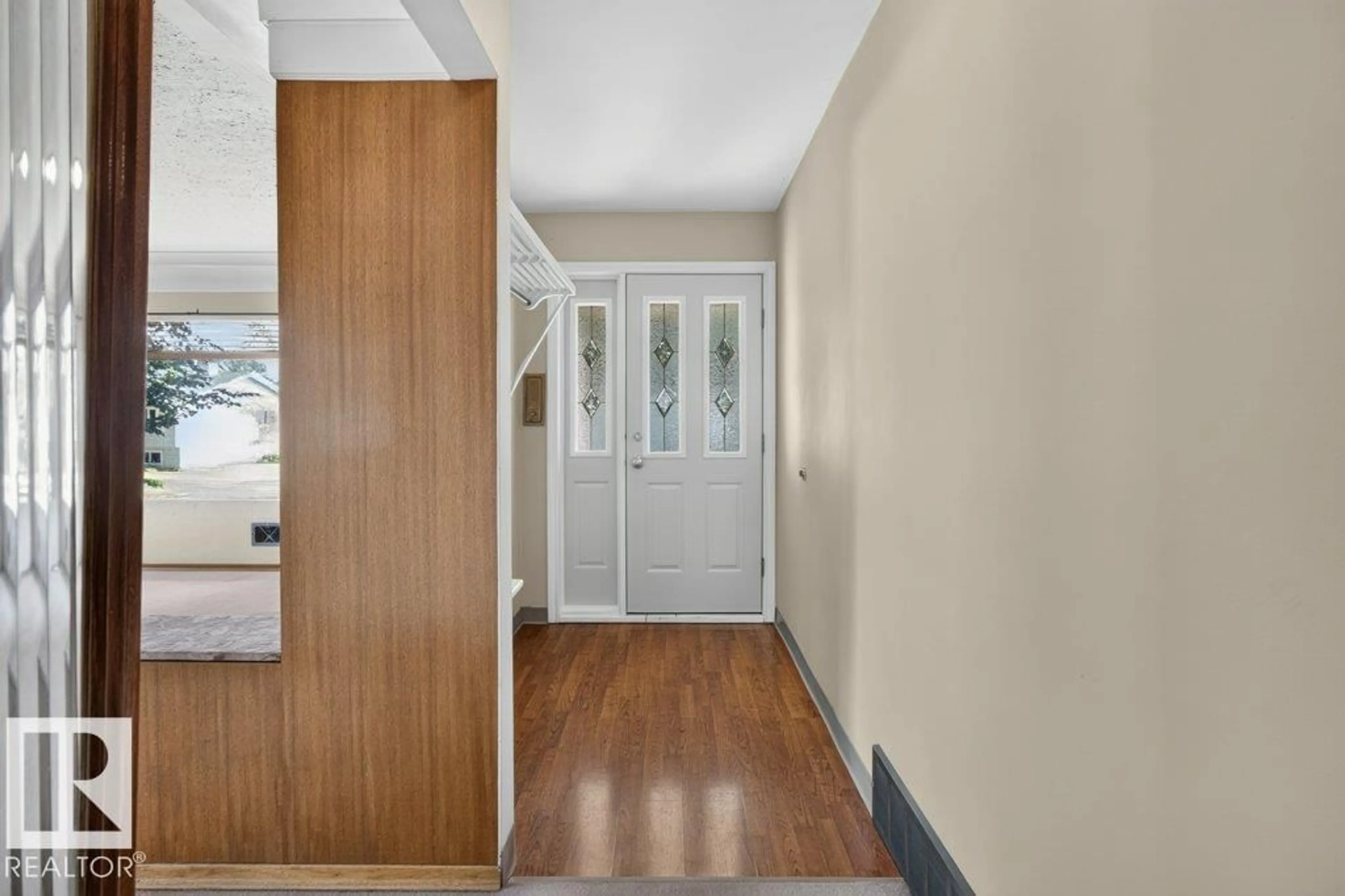 Indoor entryway for NW - 11852 55 ST, Edmonton Alberta T5W3P8