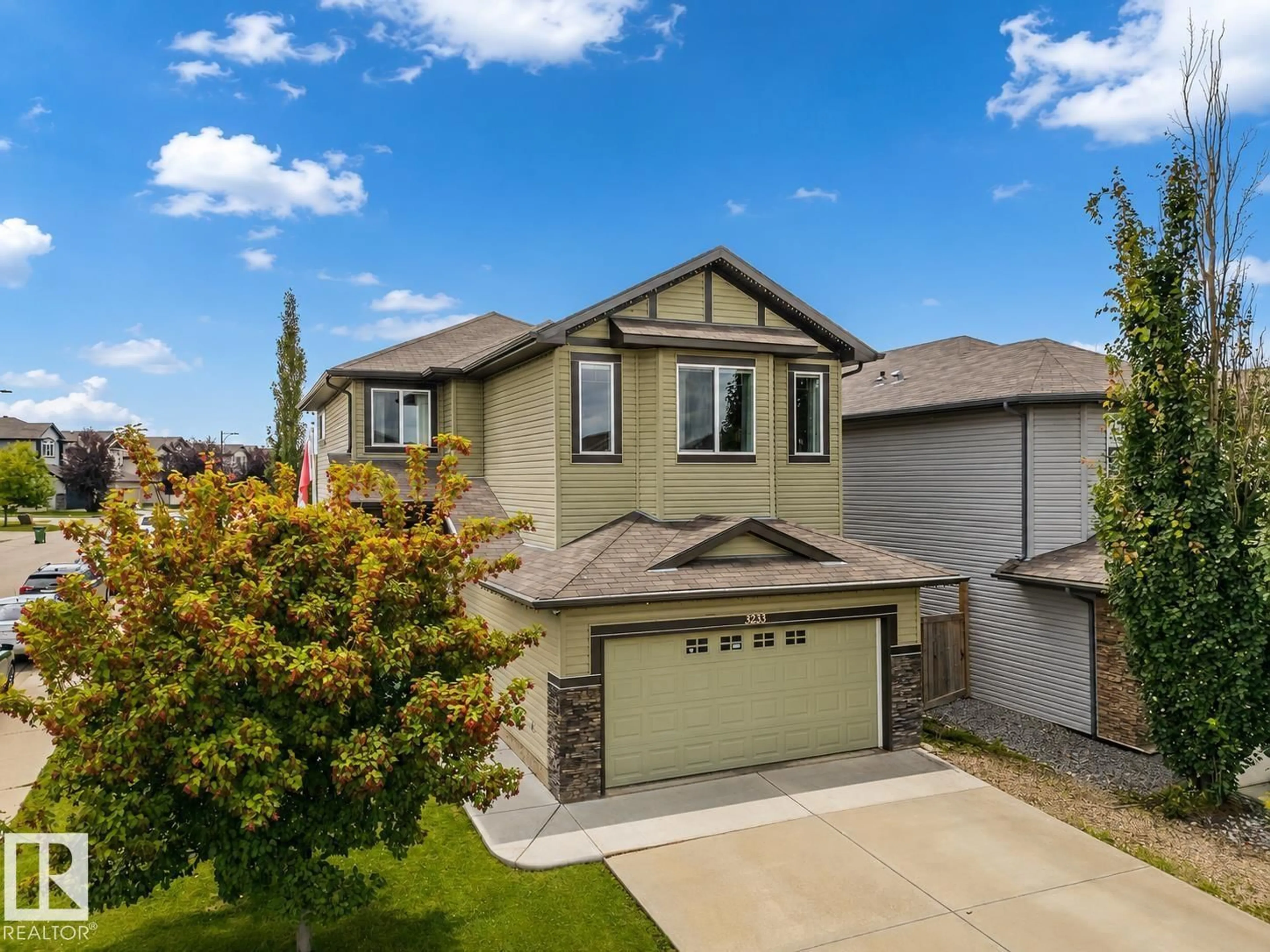 A pic from outside/outdoor area/front of a property/back of a property/a pic from drone, street for 3233 21A AV, Edmonton Alberta T6T0K5