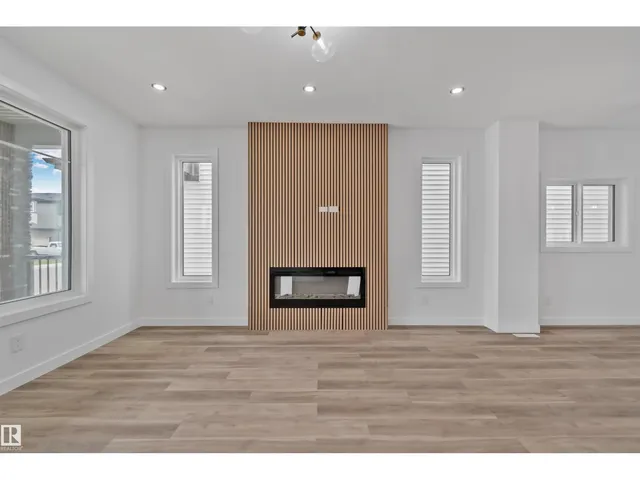 324 ROBERTS WD, Leduc 4