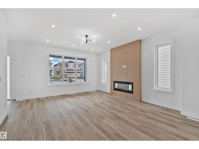 324 ROBERTS WD, Leduc 5