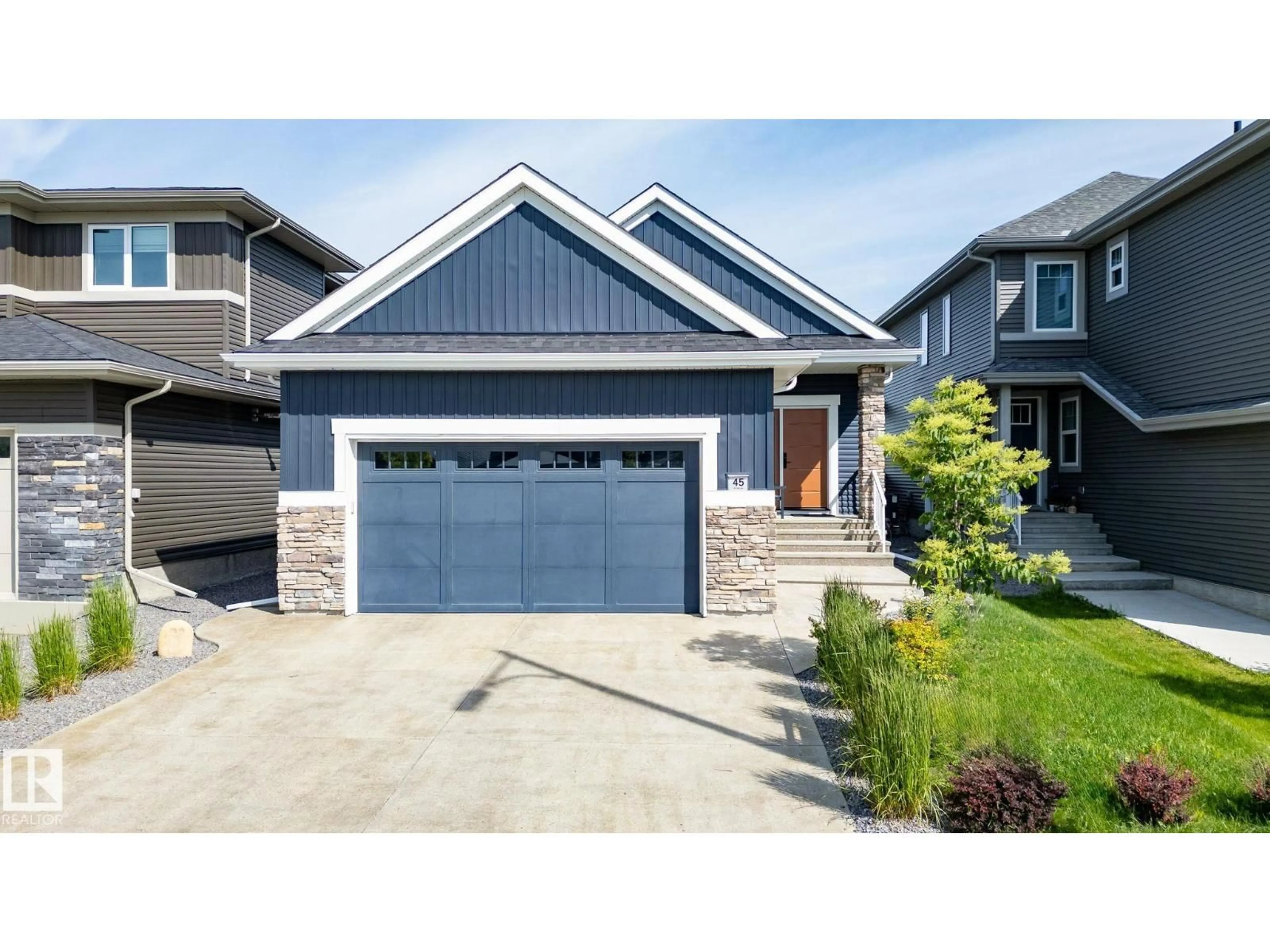 Home with vinyl exterior material, street for 45 EVERMORE CR, St. Albert Alberta T8N7W9
